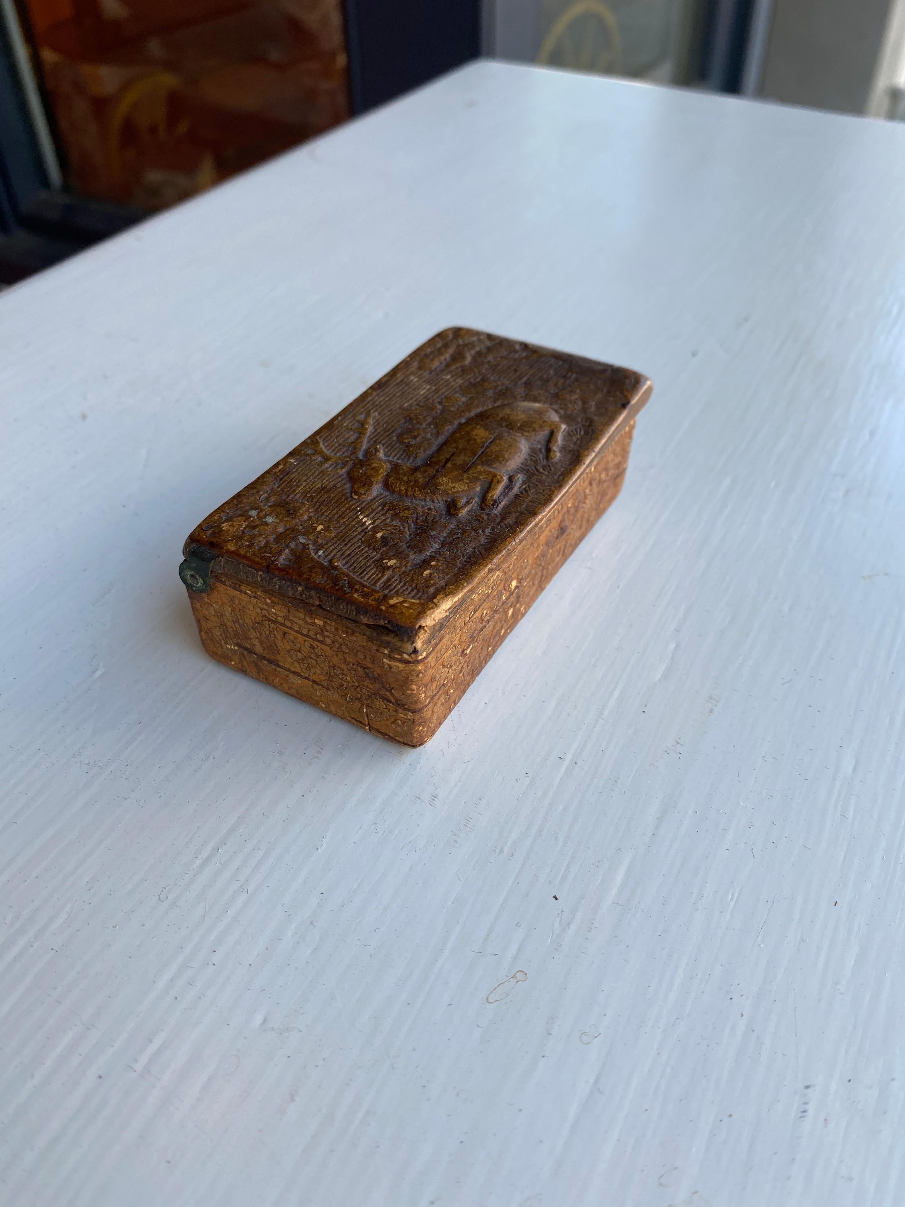 19th Century Bucks County Pa Carved Snuff Box For Sale