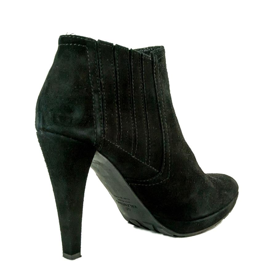 Black color Heel height cm 12 (4.7 inches)

