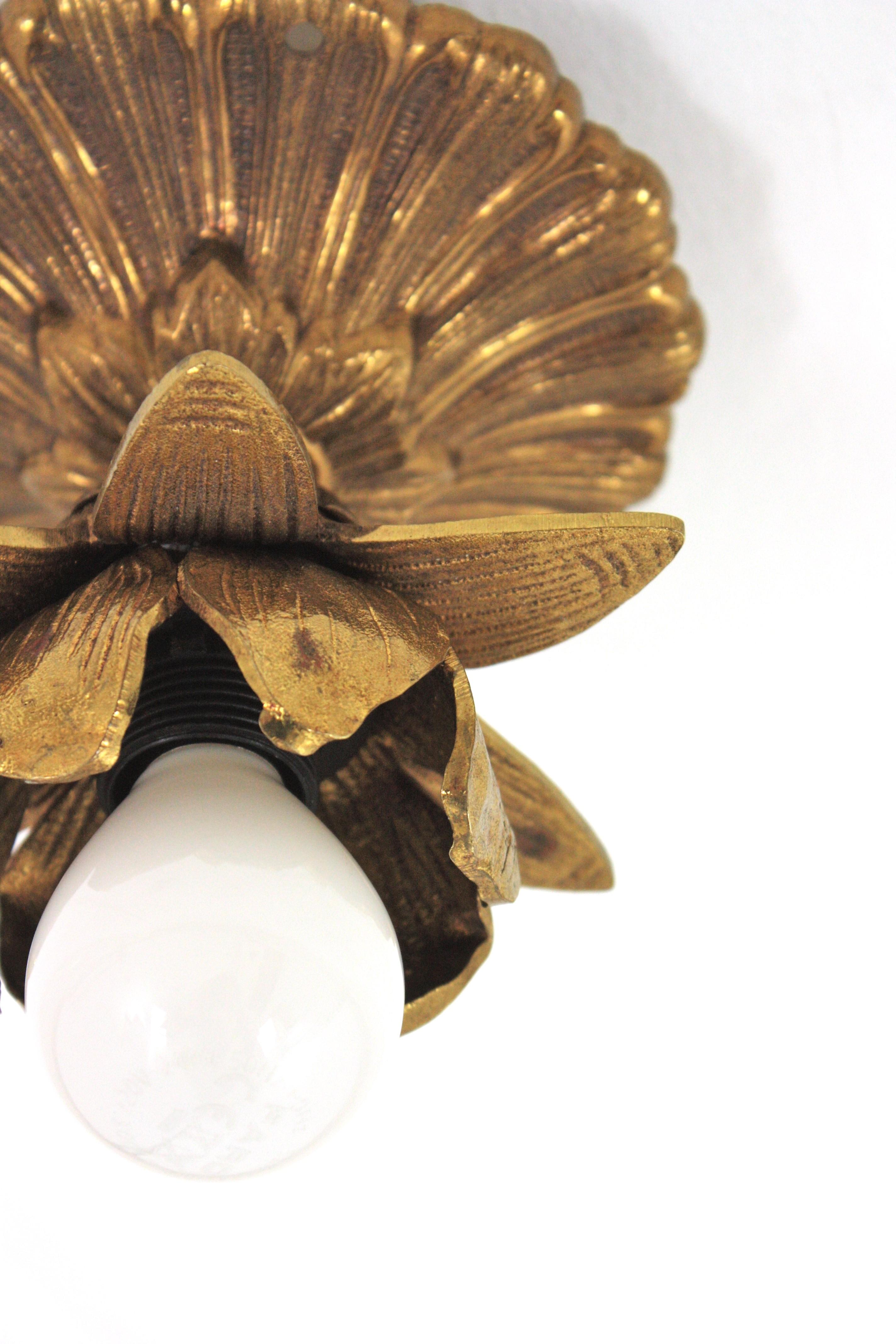 Plafoniera Bud Flower in bronzo, Spagna, anni '50 in vendita 5