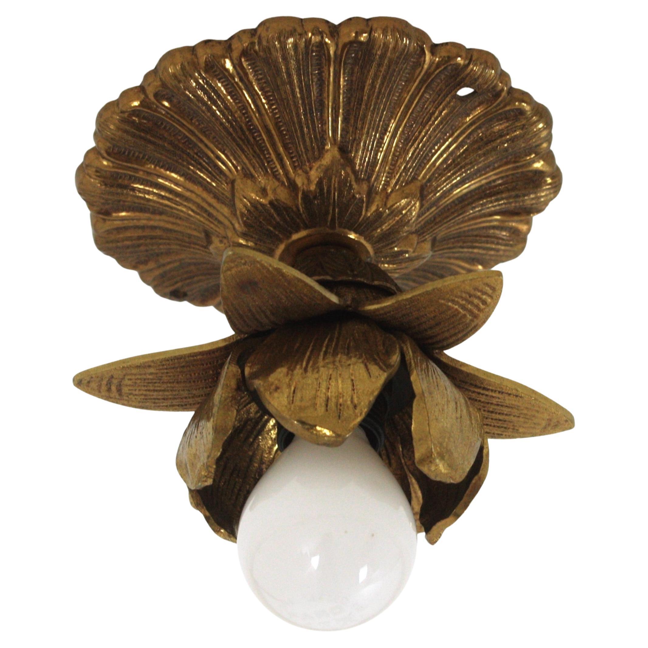 Hollywood Regency Plafoniera Bud Flower in bronzo, Spagna, anni '50 in vendita
