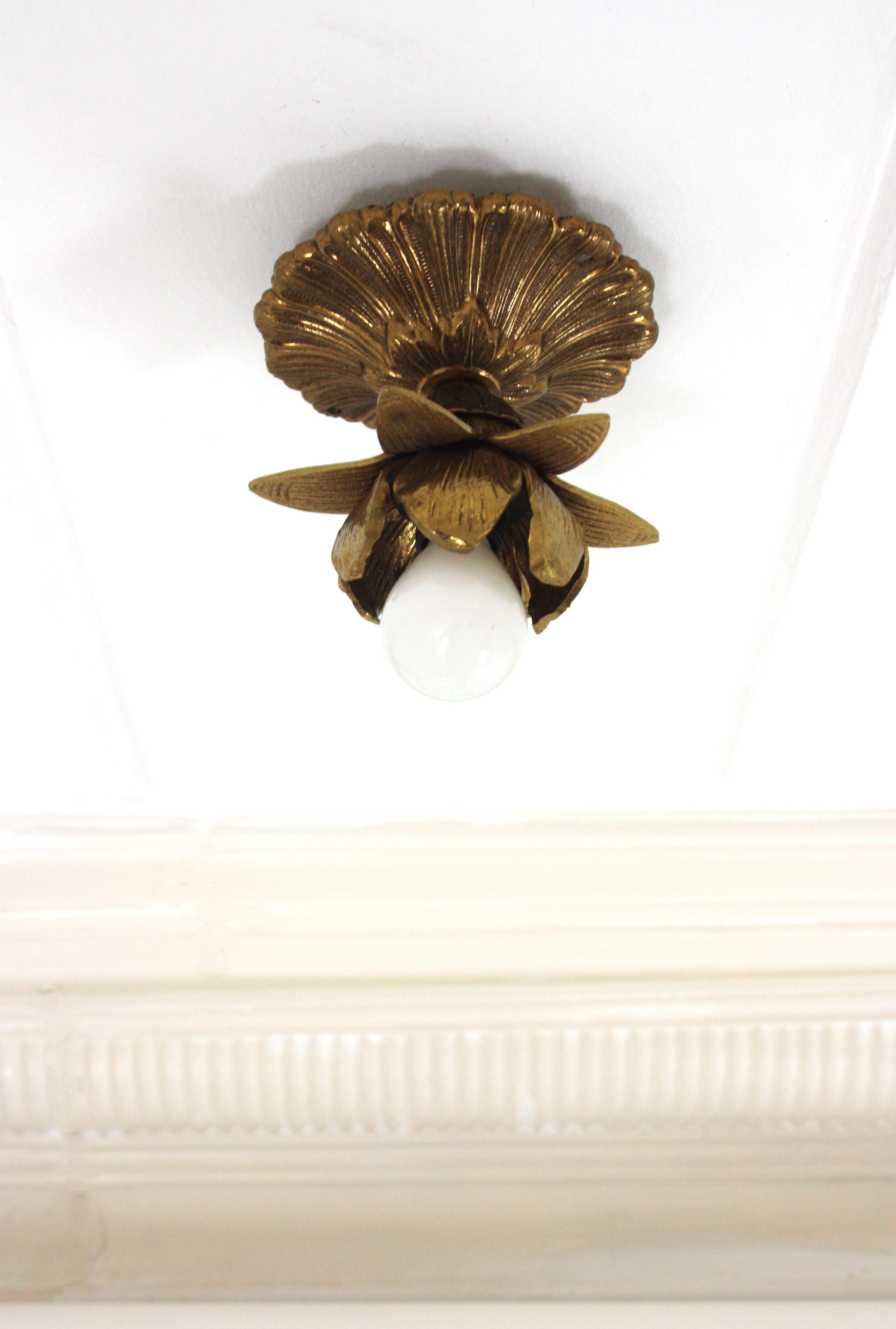 Stampato Plafoniera Bud Flower in bronzo, Spagna, anni '50 in vendita