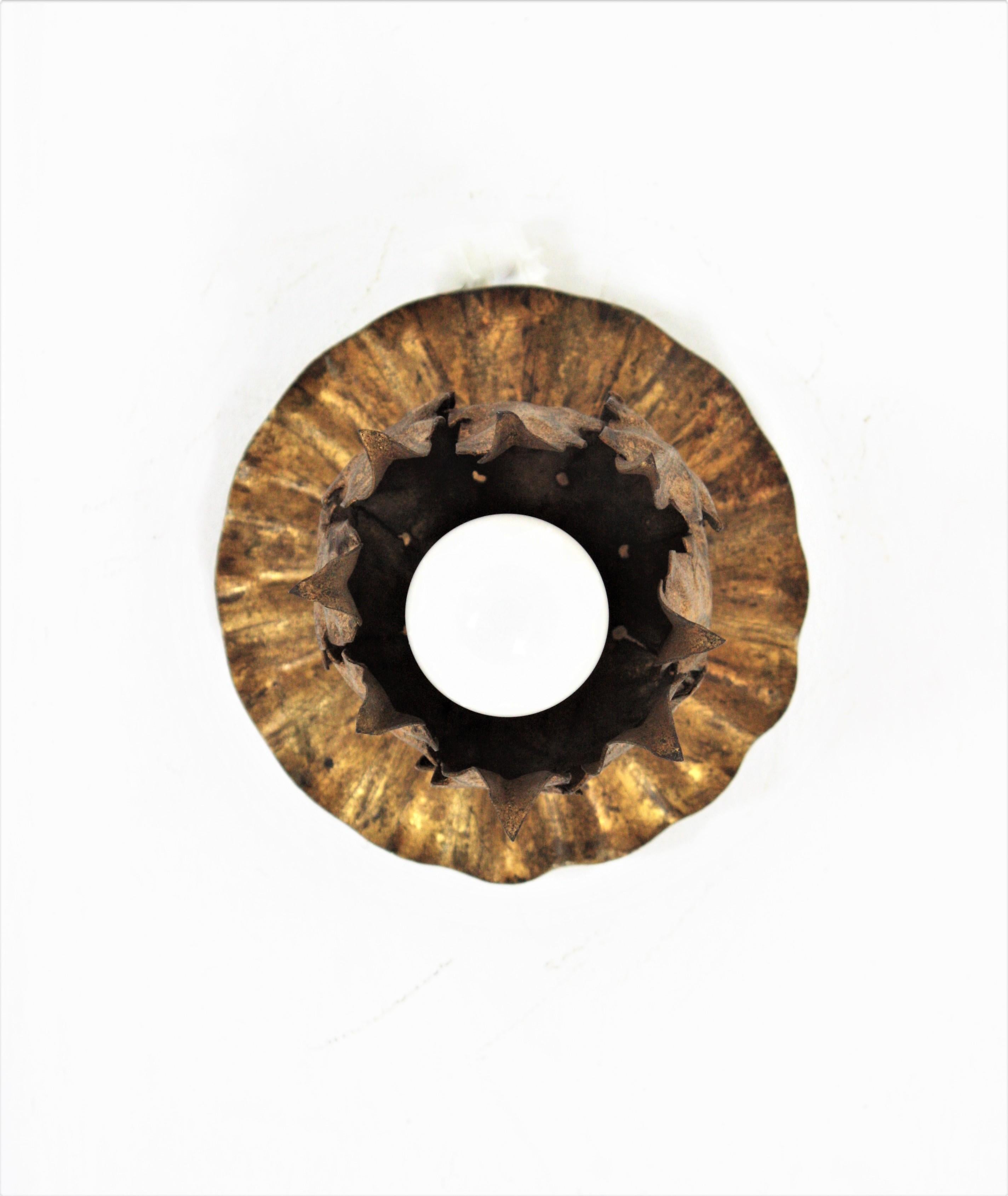 Knospenblumen-Leuchte aus vergoldetem Eisen 6