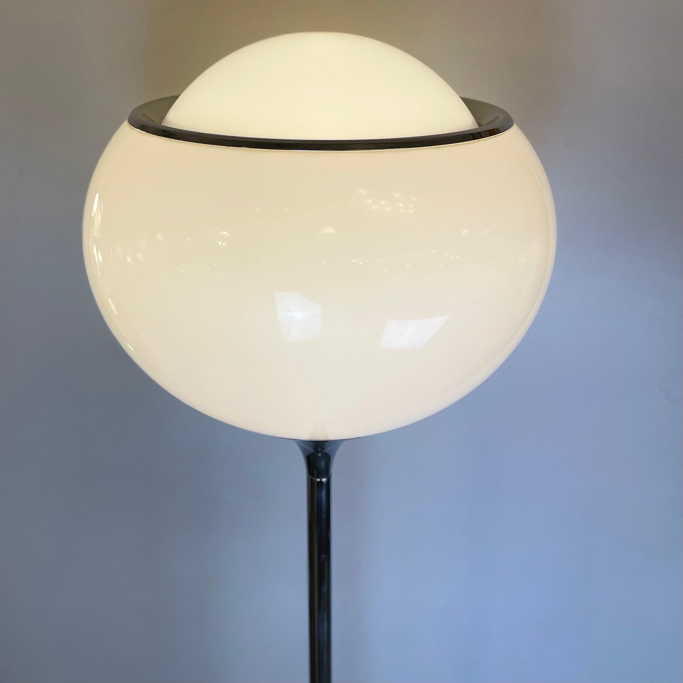 Space Age Bud Grande Floor Lamp by Studio 6G for Guzzini, 1968