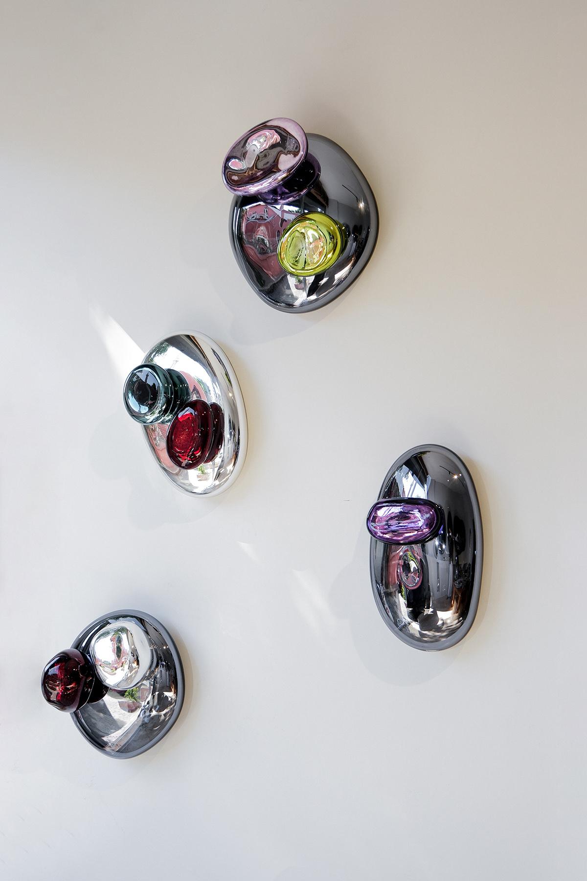 XXIe siècle et contemporain Bud III Sculptural Handblown Glass Smoke and Purple Mirror by Homa en vente