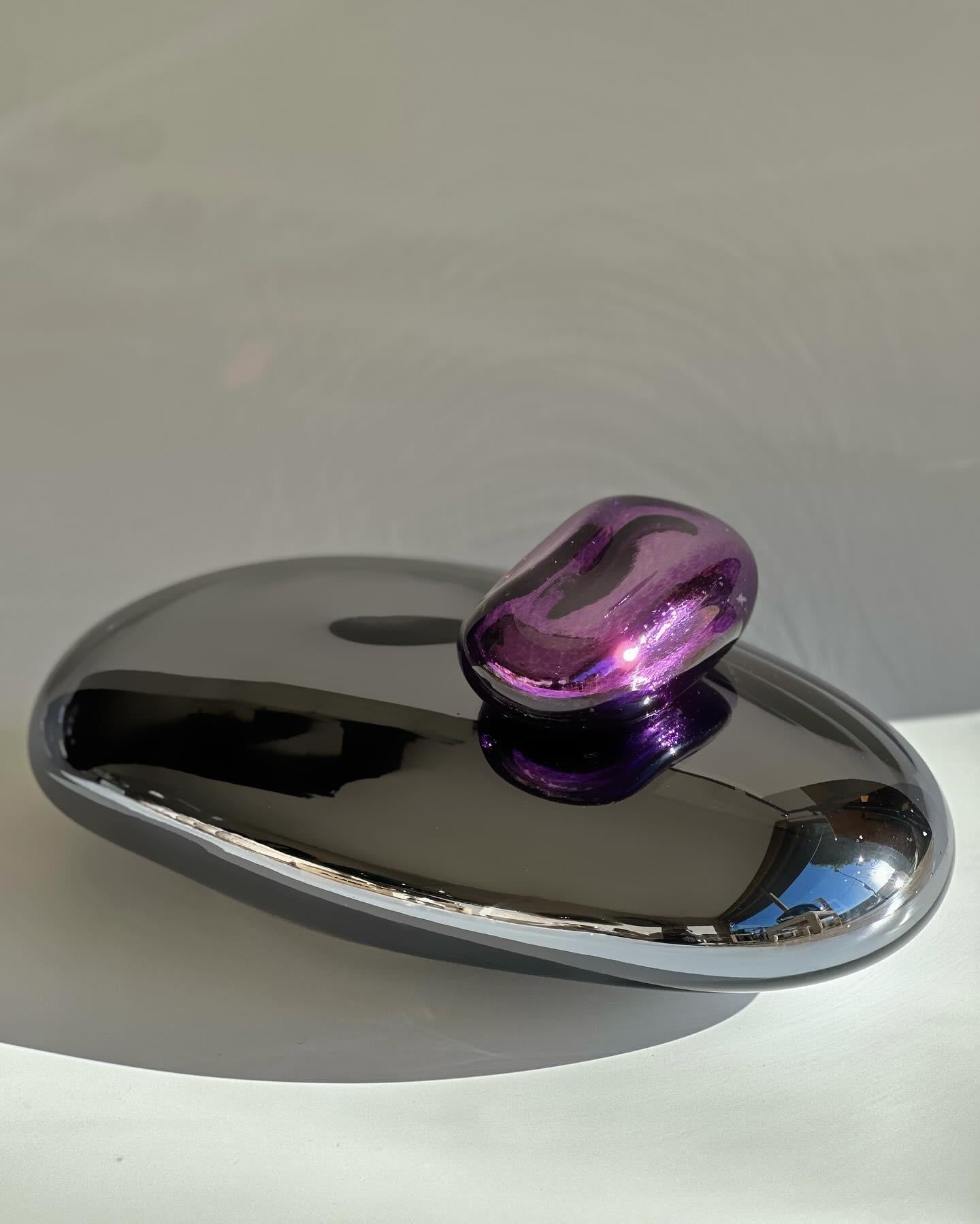 Bud IV Specchio scultoreo in vetro soffiato a mano, argento, verde e rosso di Homa in vendita 6