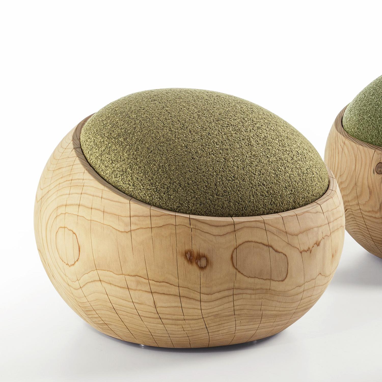 Tabouret en cèdre Bud Kaki en vente 2