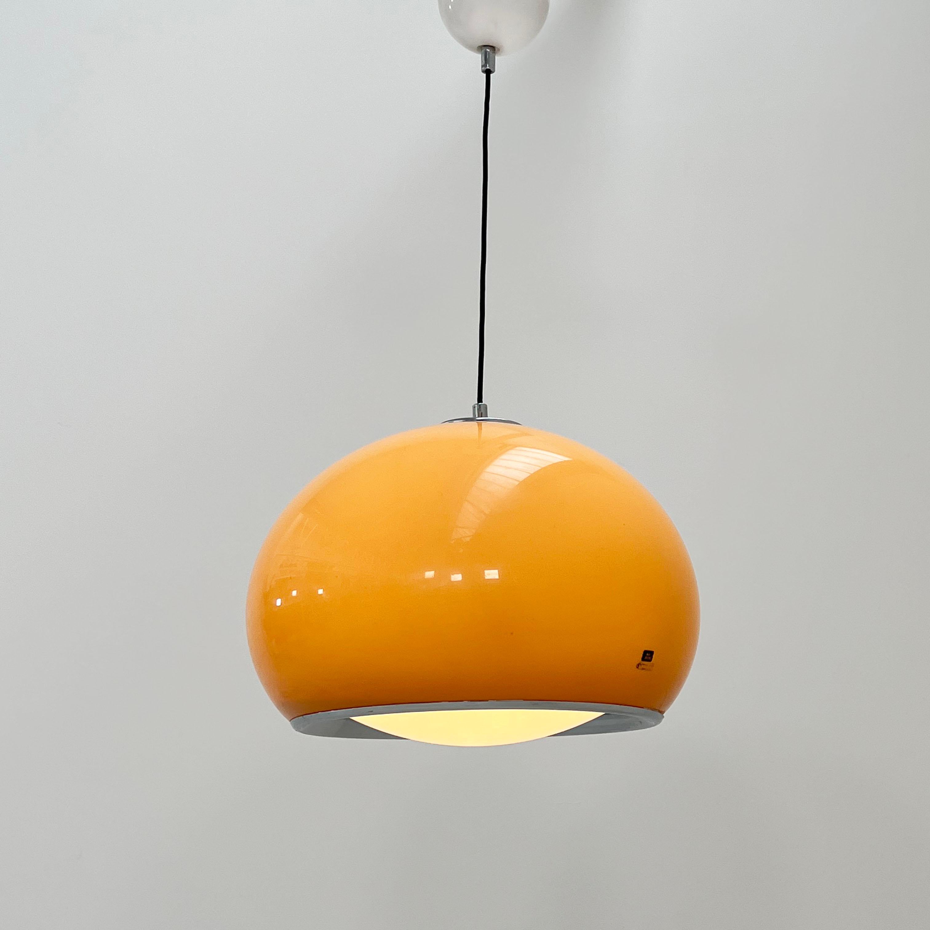 Concepteur - Studio 6G
Producteur - Guzzini
Modèle - Lampe suspendue Bud
Période de conception - années soixante-dix
Dimensions - Largeur 48 cm x Profondeur 48 cm x Hauteur 45 cm (avec fil 85 cm) 
Matériaux - Plastique, métal
Couleur - Marron,