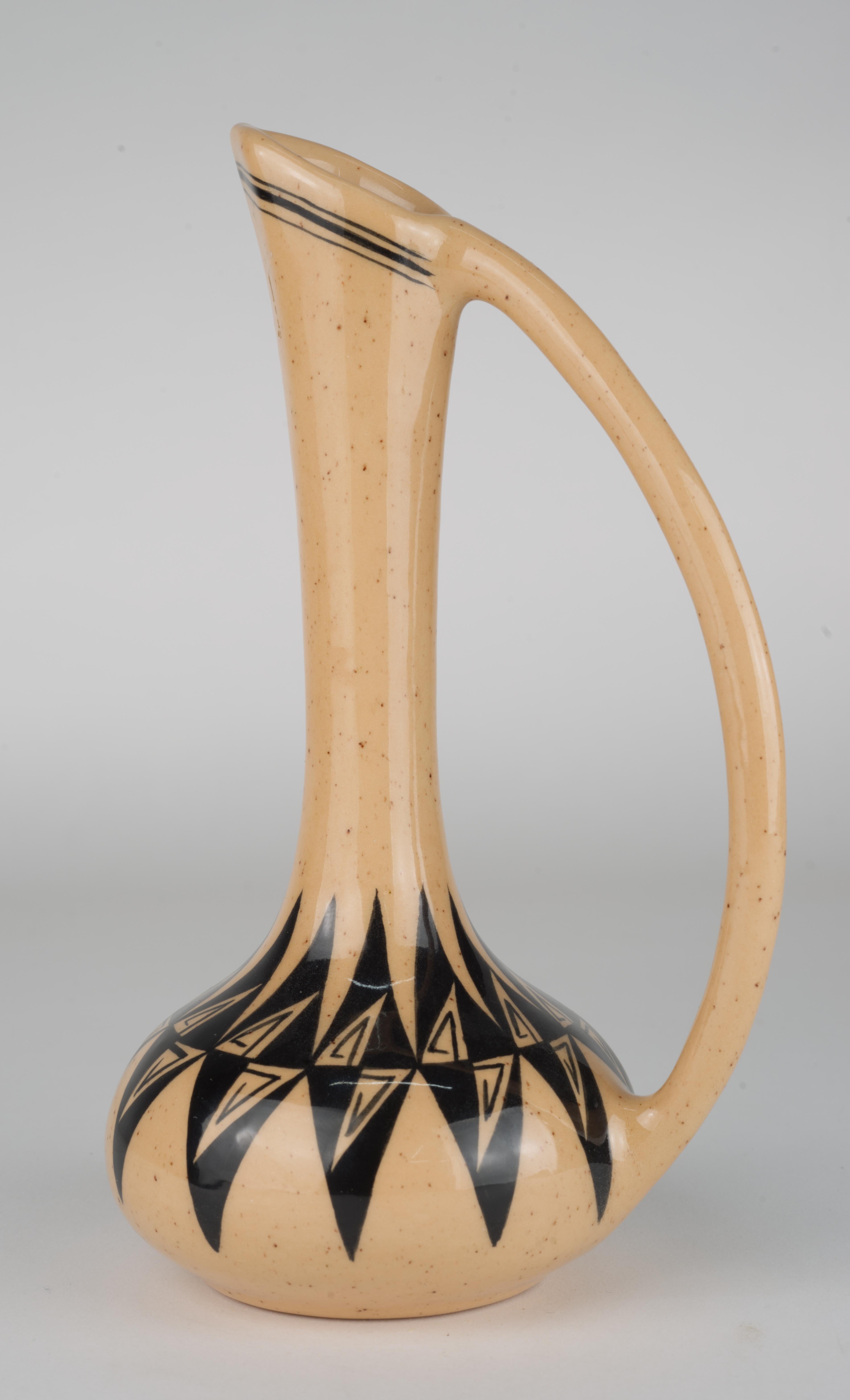 Vase à bourgeons Pueblo Art Pottery signé Bon état - En vente à Clifton Springs, NY