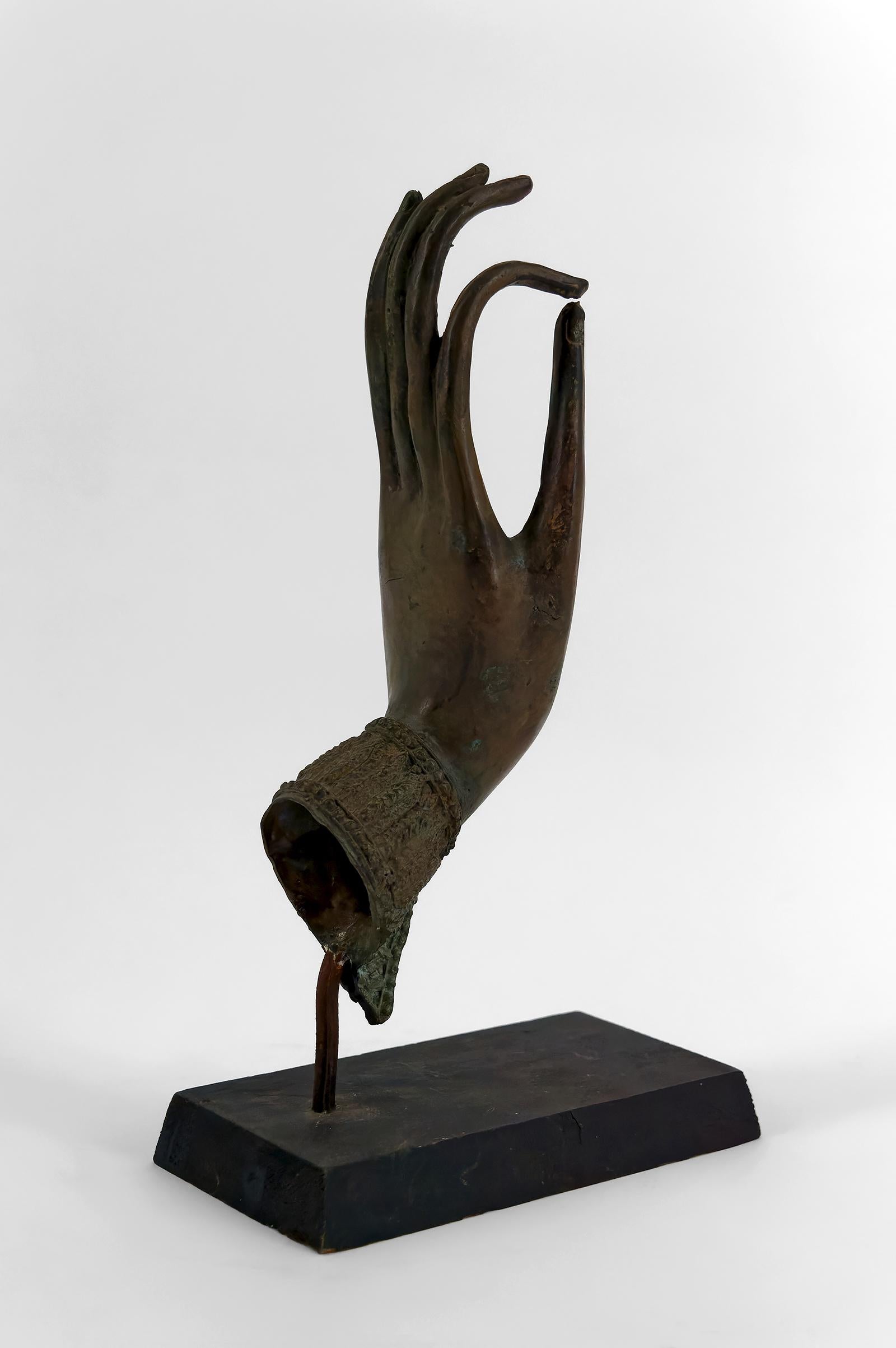 Effet bronze Bouddha en bronze patiné, monté sur socle, Thaïlande, 20e siècle en vente