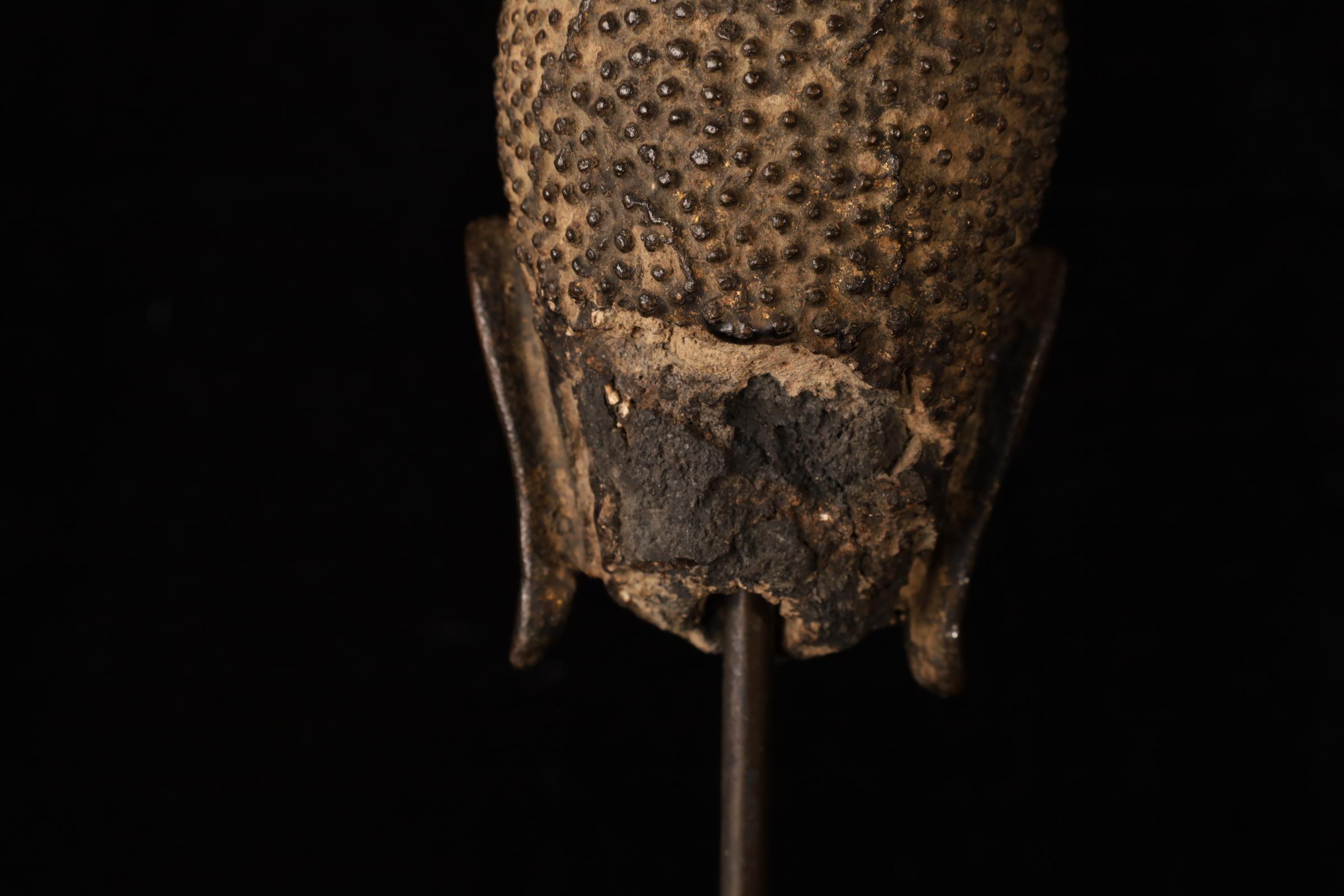 Cabeza de Buda, bronce dorado - Reino de Uthong, Tailandia (s. XIV-XV) en venta 4