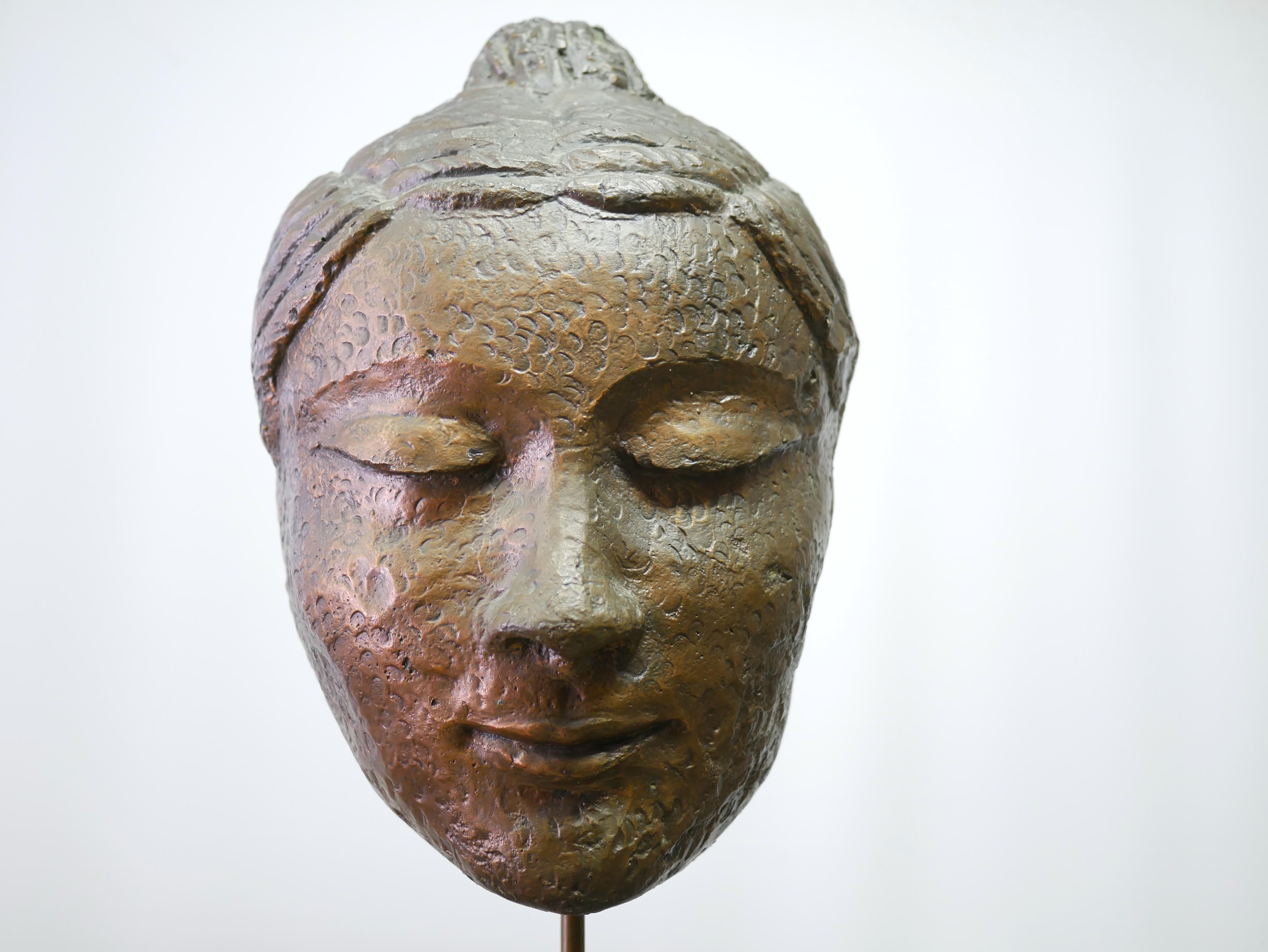 Scultura con testa di Buddha, base in marmo in vendita 12