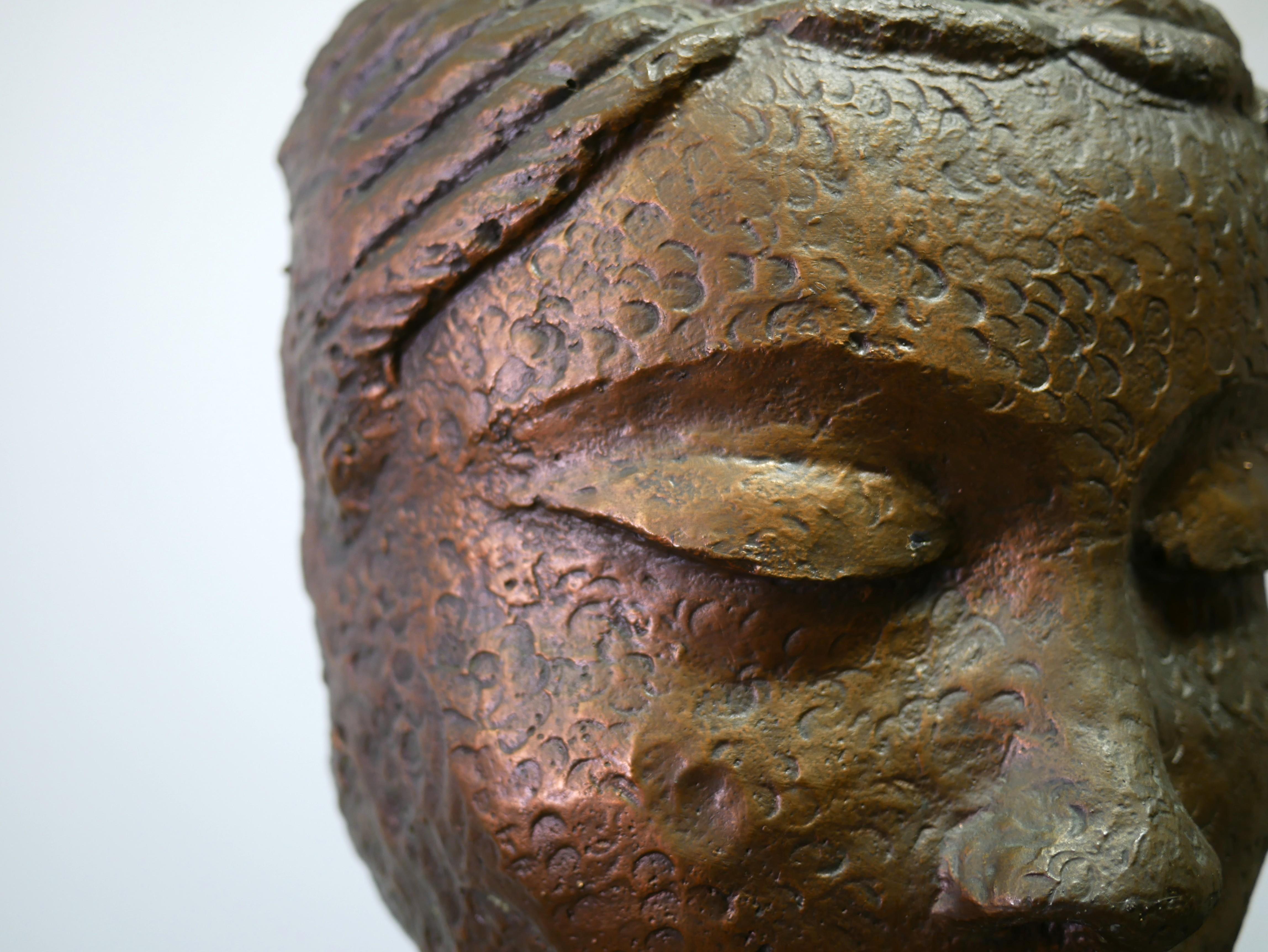 Scultura con testa di Buddha, base in marmo in vendita 13