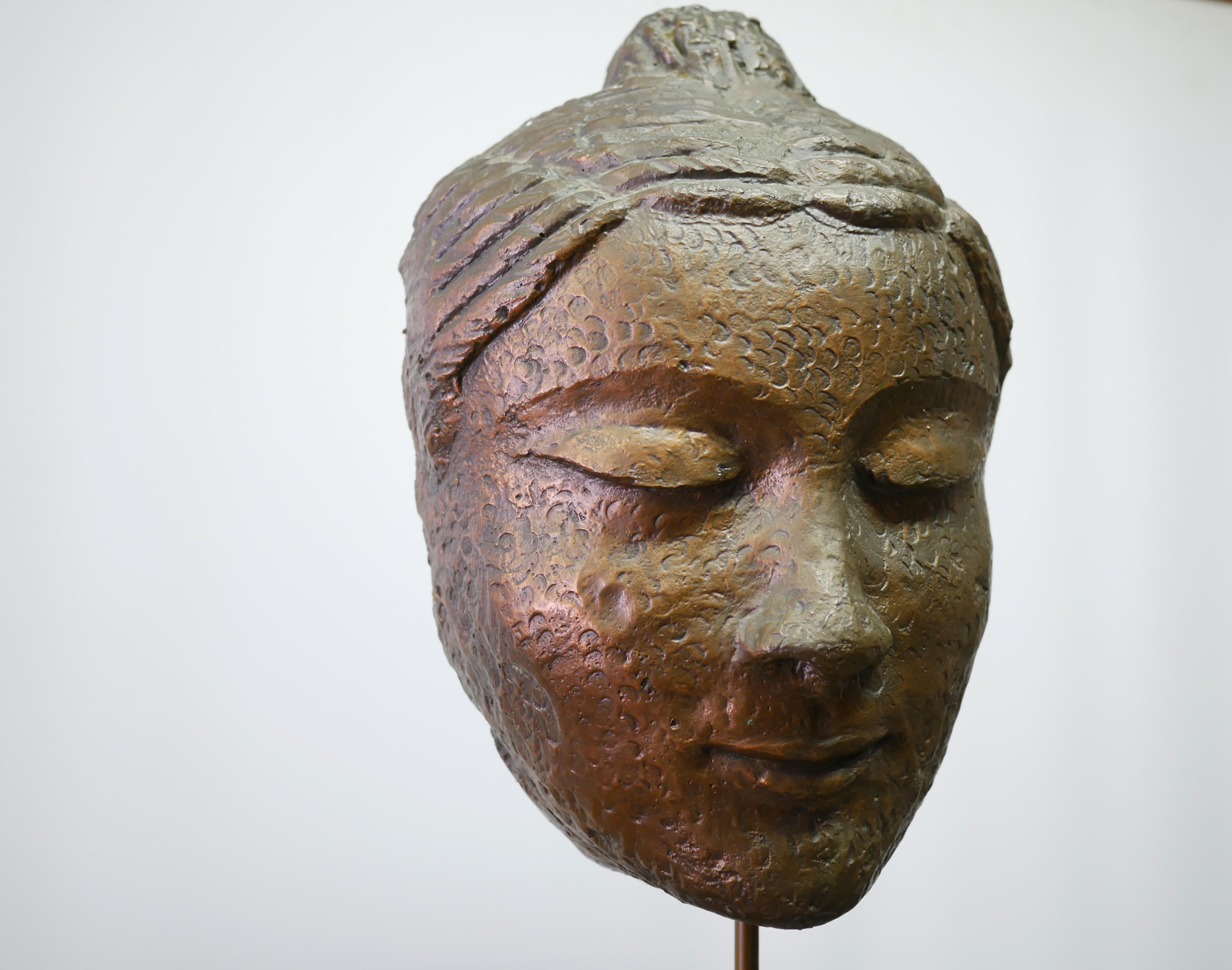 Scultura con testa di Buddha, base in marmo In condizioni buone in vendita a AIGNAN, FR