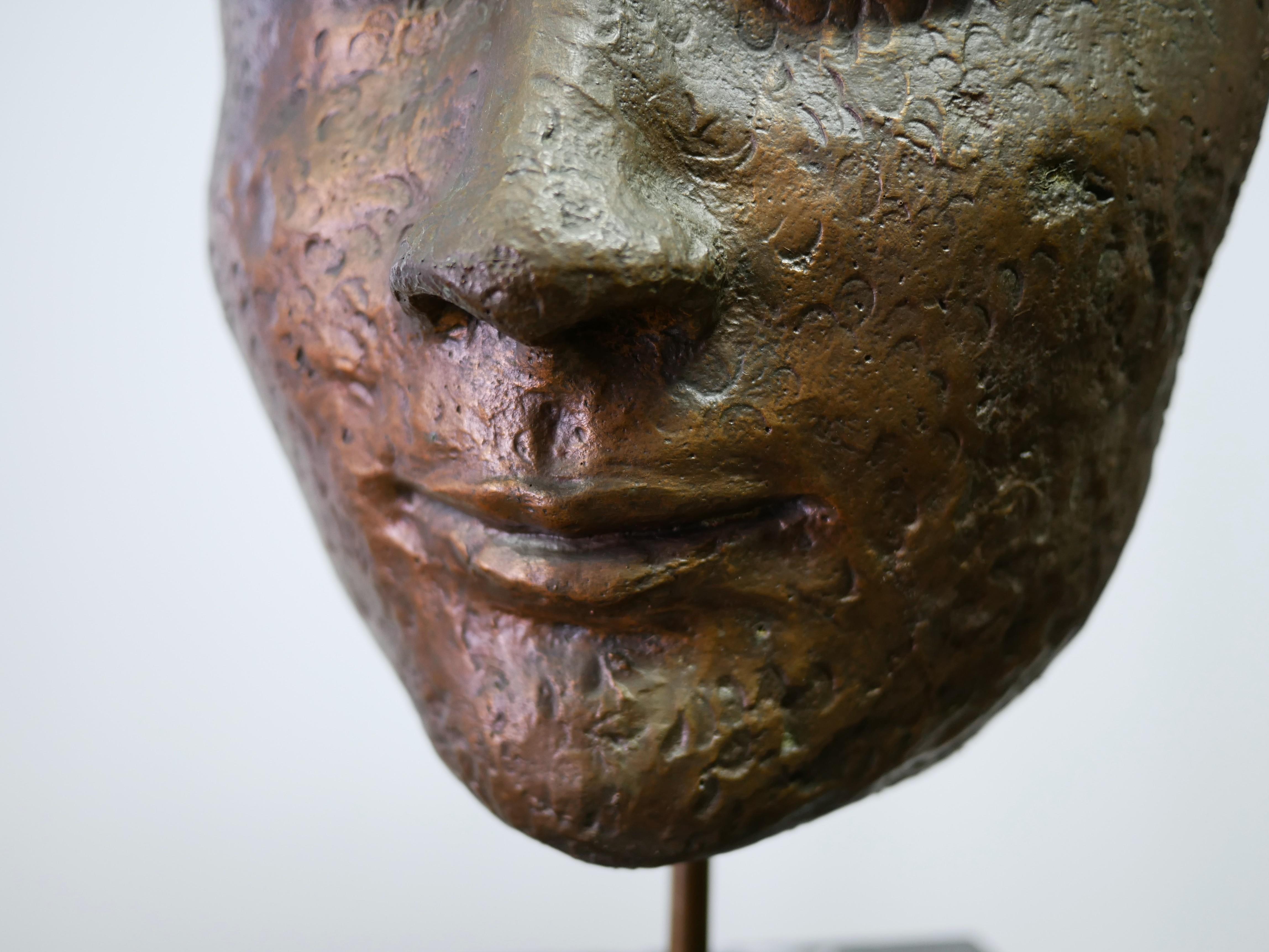 Scultura con testa di Buddha, base in marmo in vendita 2