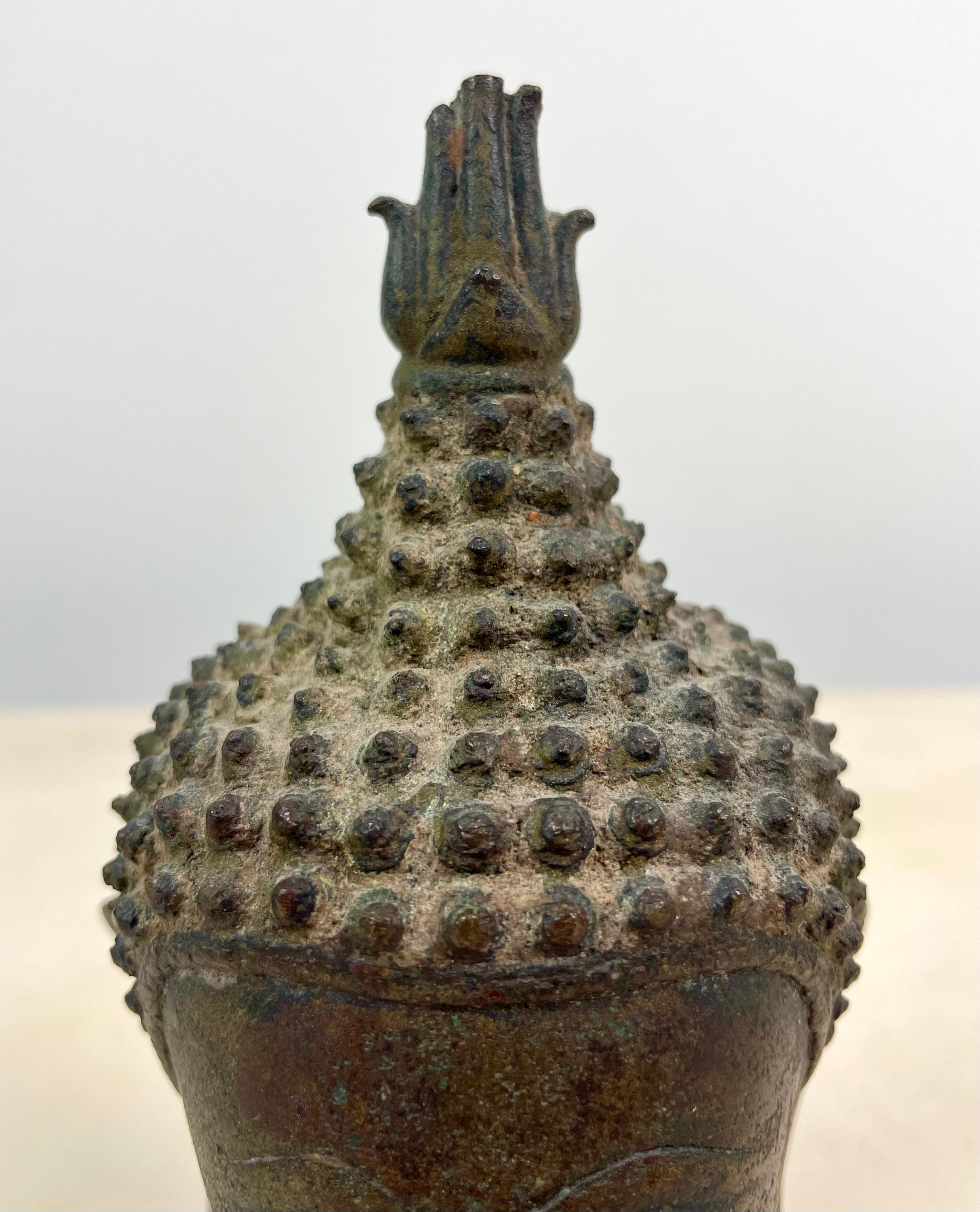 Bronzo Testa di Buddha, Thailandia, bronzo fuso, fine del XIX secolo, stile Sukhothai/Ayutthaya in vendita