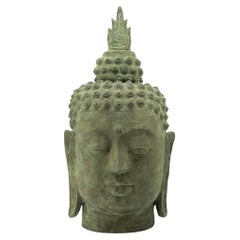 Sculpture de Bouddha haute