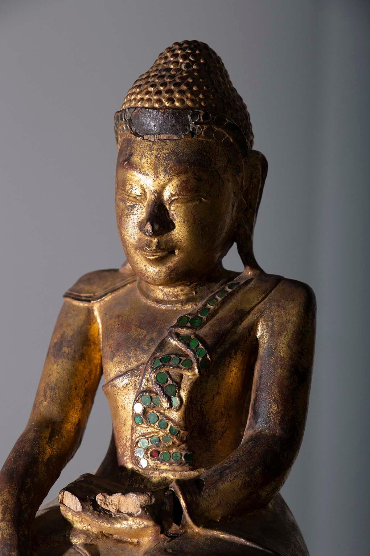 Burmese Buddha in lacquered wood Burma, Mandalay, 19th century For Sale
