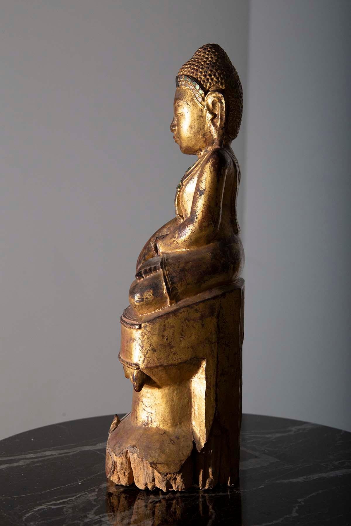 Wood Buddha in lacquered wood Burma, Mandalay, 19th century For Sale