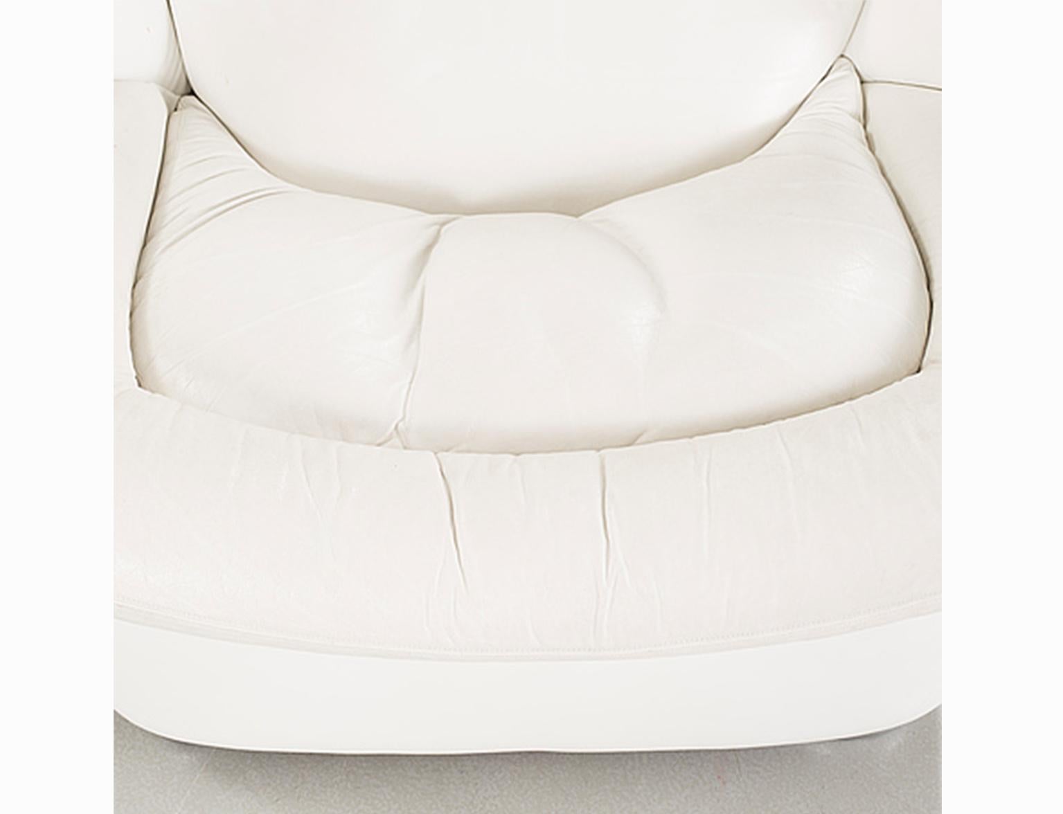 Mid-Century Modern Buddha Lounge Chairs in White Leather from the 1980/90s Sweden For Sale