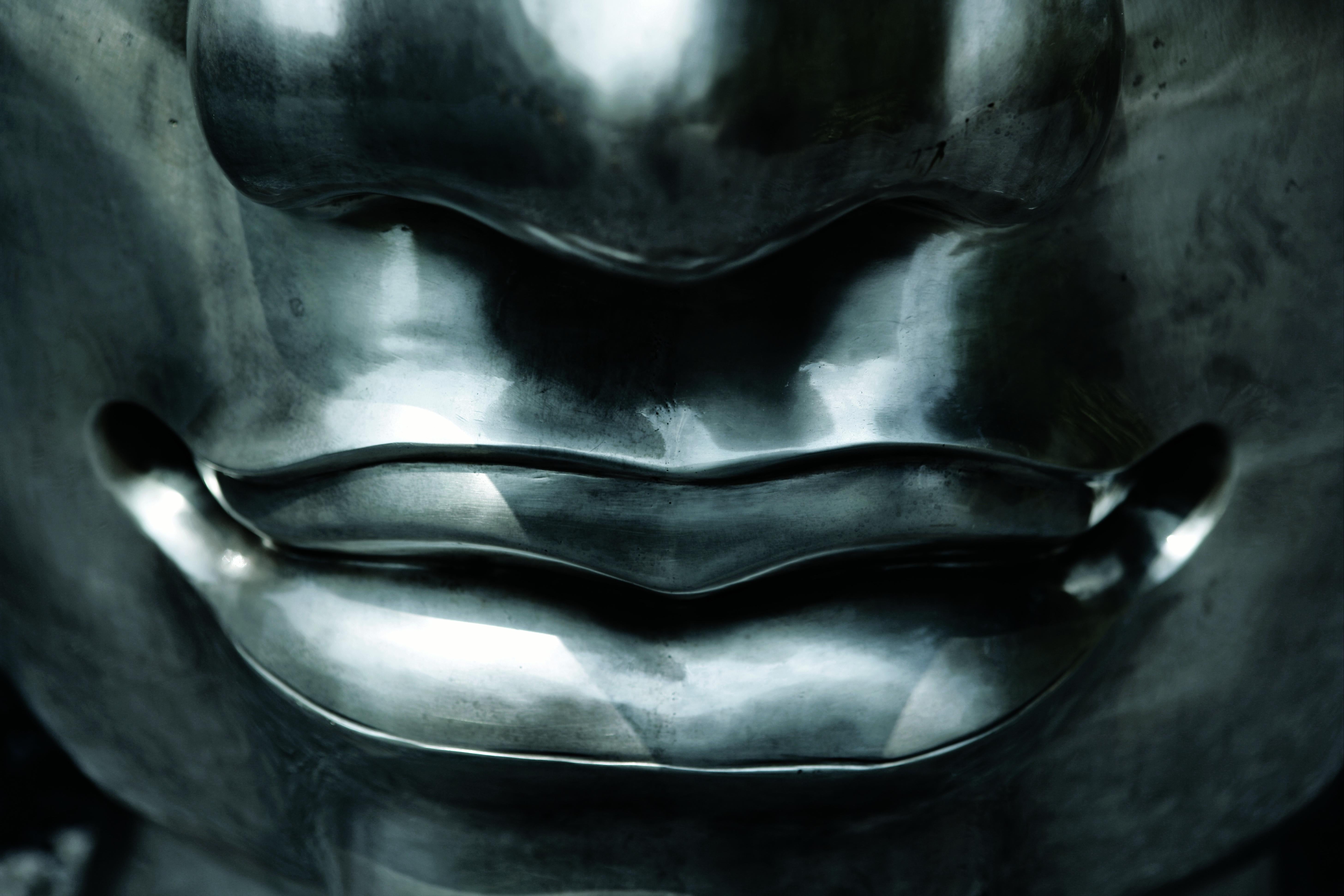 Buddha-Maske aus Bronzeguss, vernickelt, Italien (Moderne) im Angebot