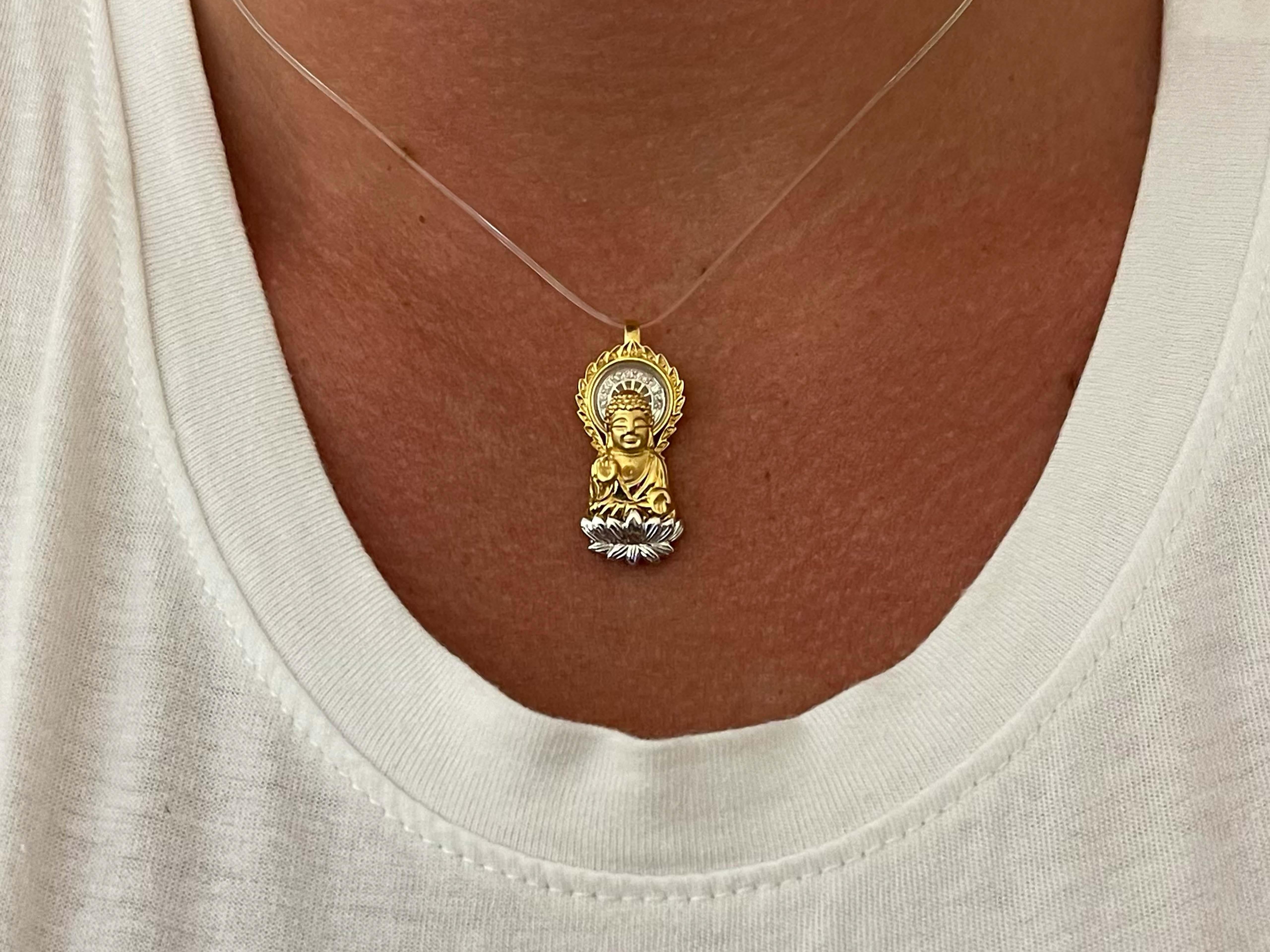 Spécifications du pendentif :

Métal : Or jaune 18k

Dimensions du pendentif : 1.25