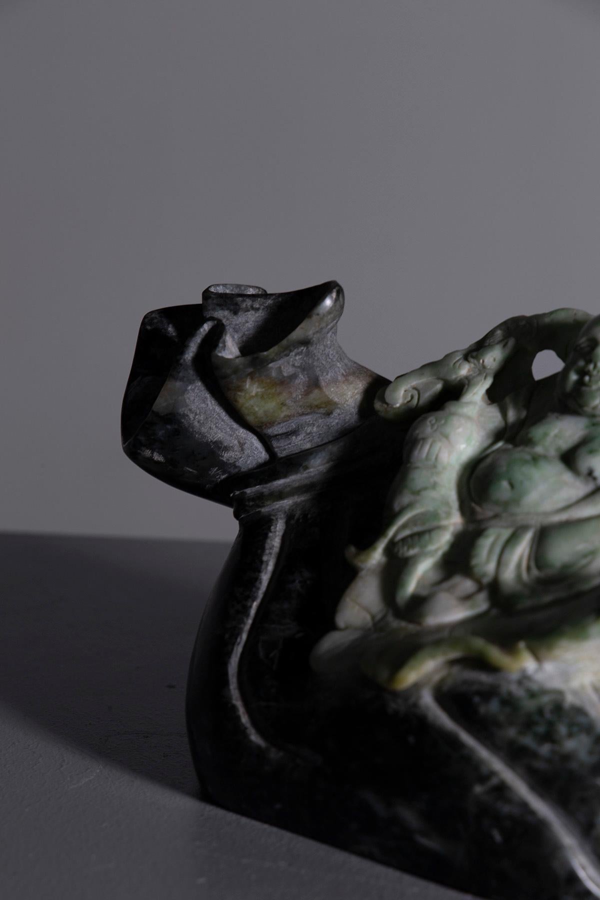 Early 20th Century Sculpture de Bouddha avec sac en vente