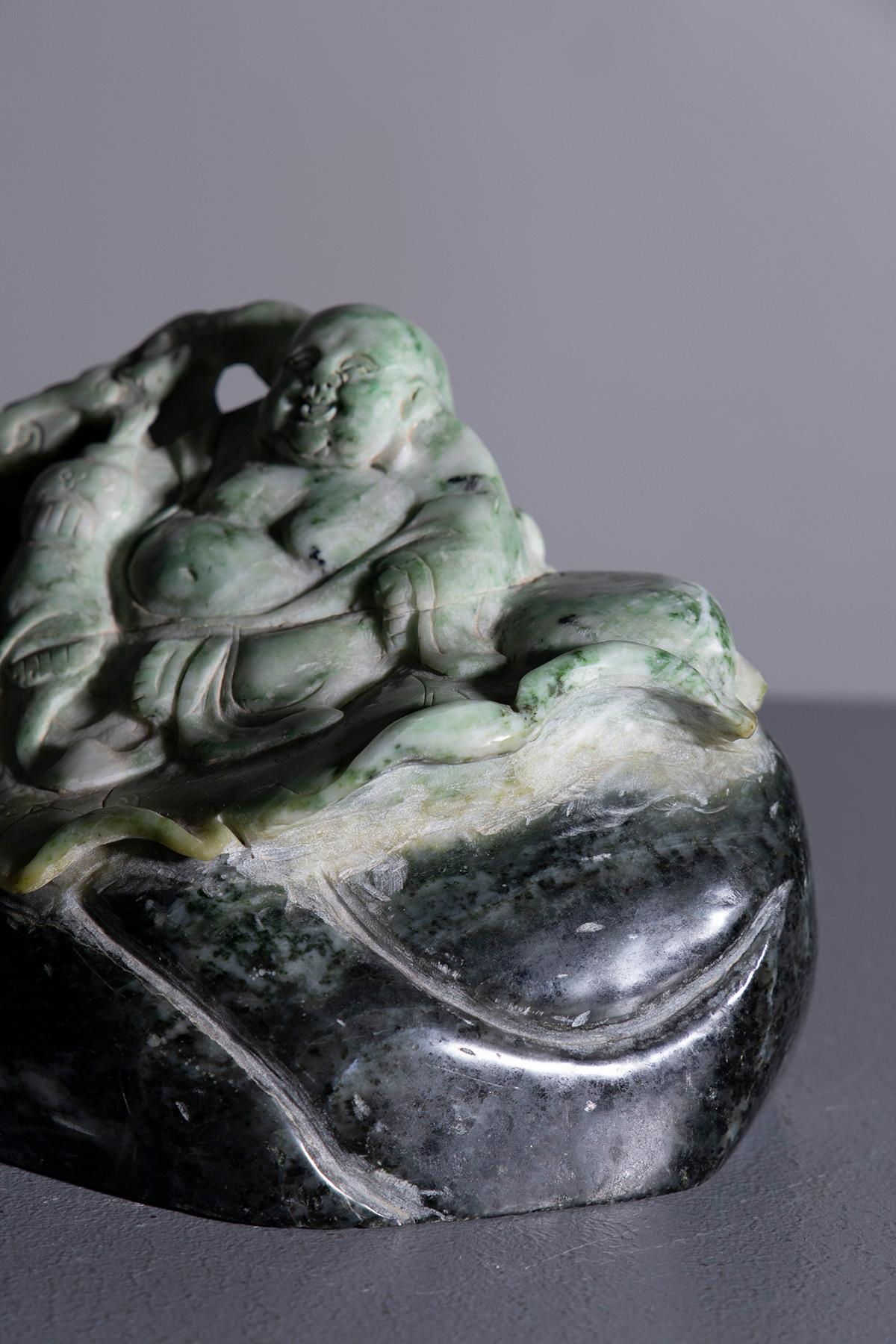 Jade Sculpture de Bouddha avec sac en vente