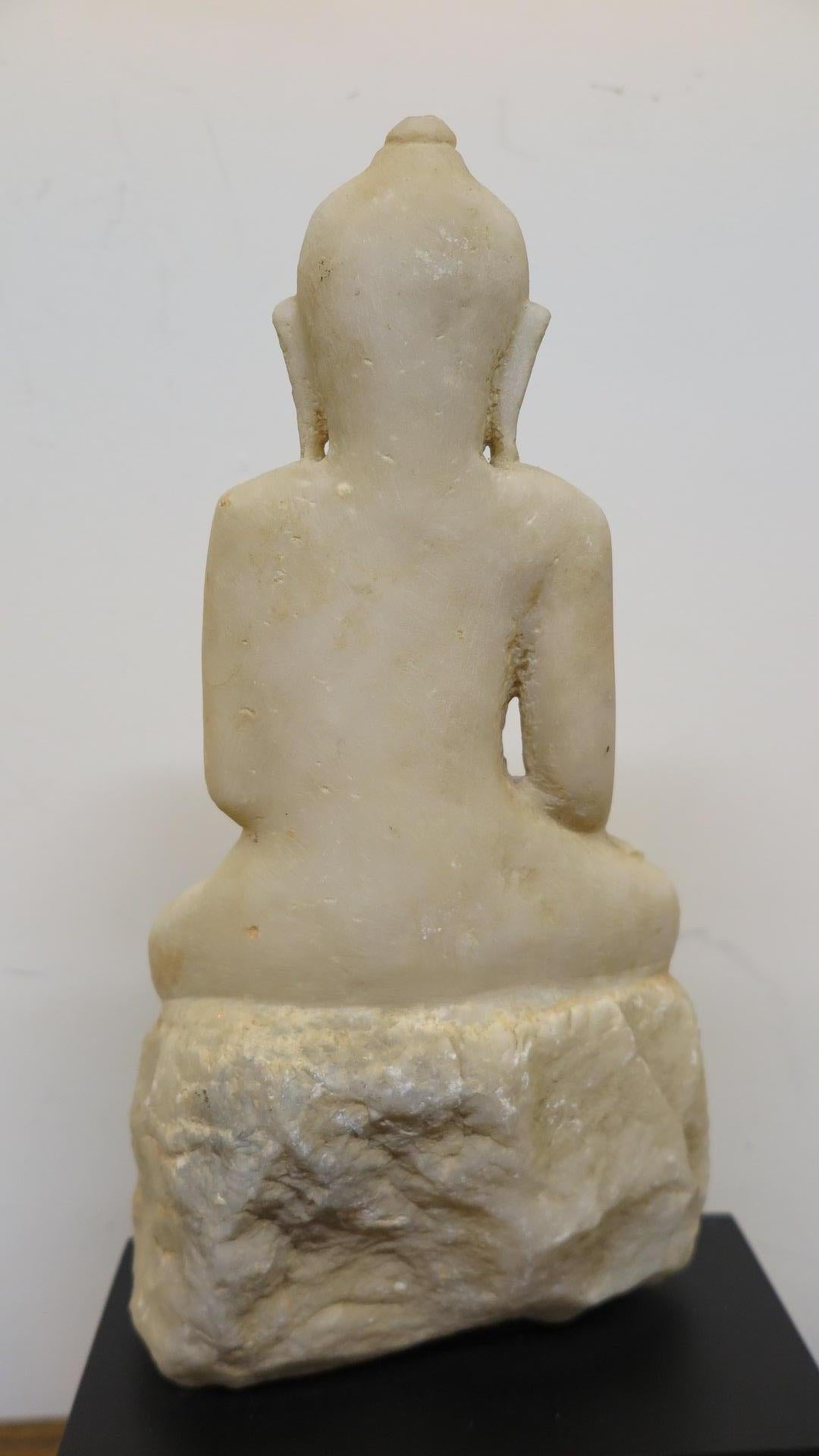 Sculpté Statue de Bouddha du 19ème siècle en vente