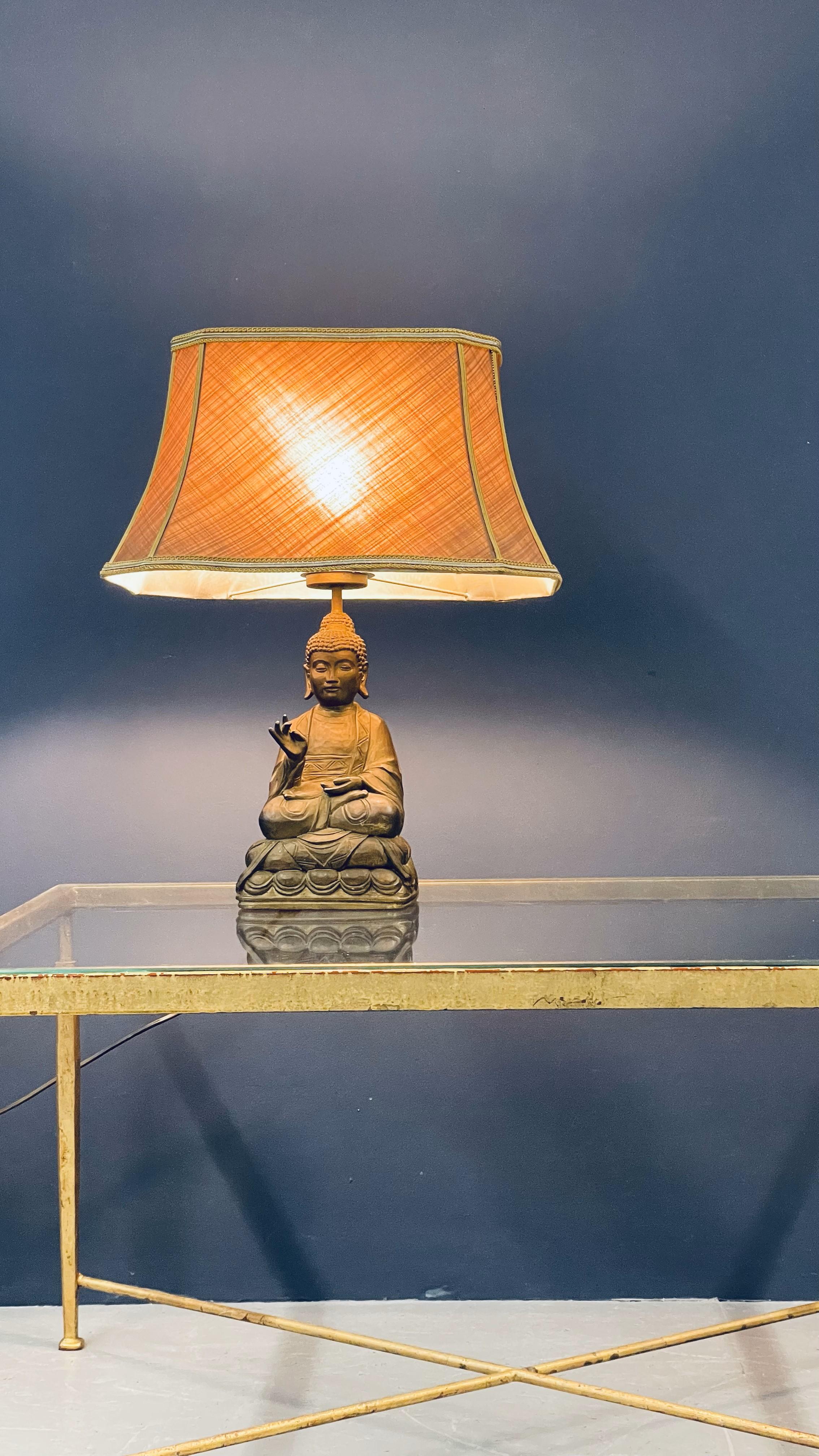 Buddha Tischlampe mit Samtschirm (20. Jahrhundert)