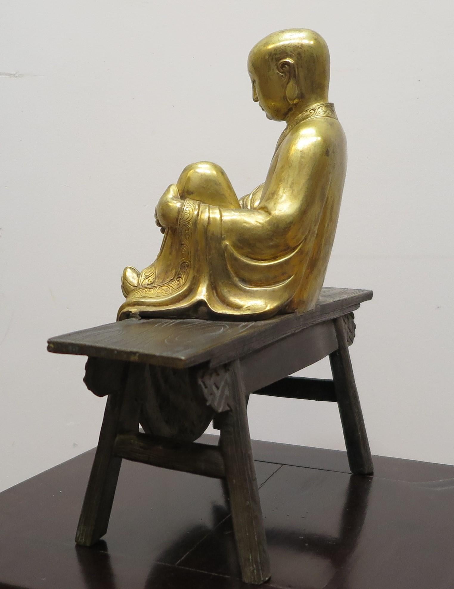 Bouddha bouddhiste doré et éclairé en moine en vente 3