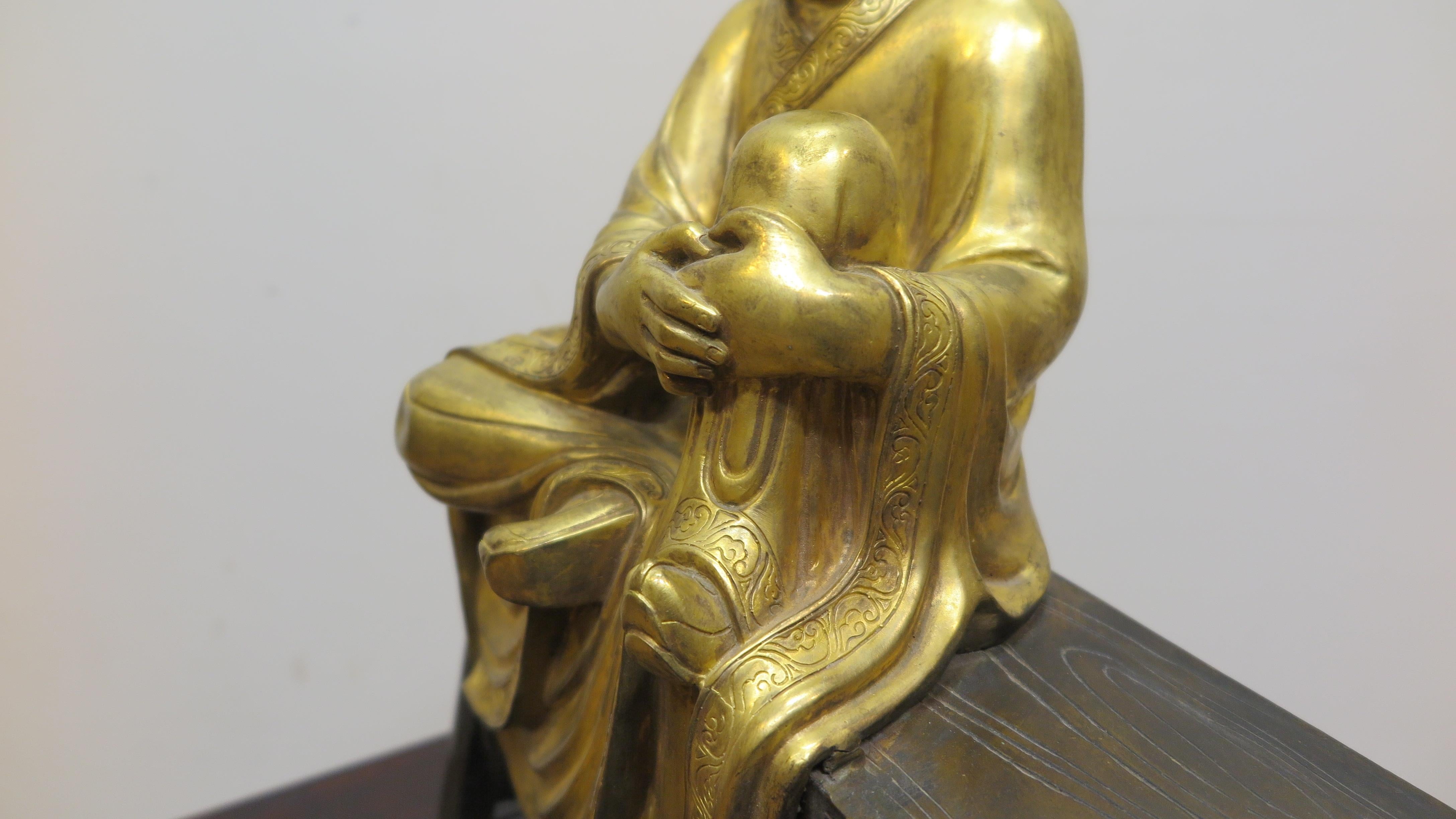 Bouddha bouddhiste doré et éclairé en moine en vente 5