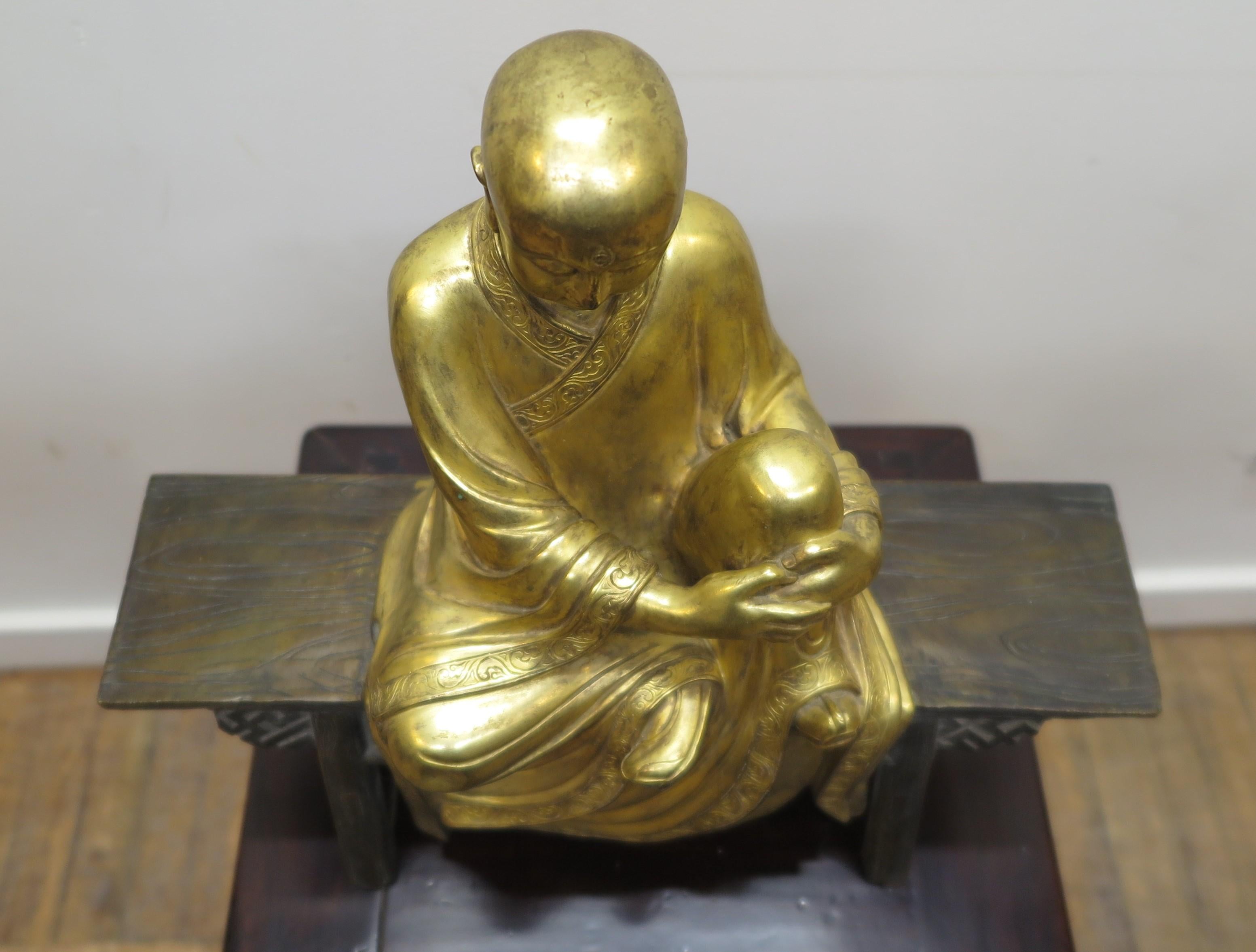 Bouddha bouddhiste doré et éclairé en moine en vente 10