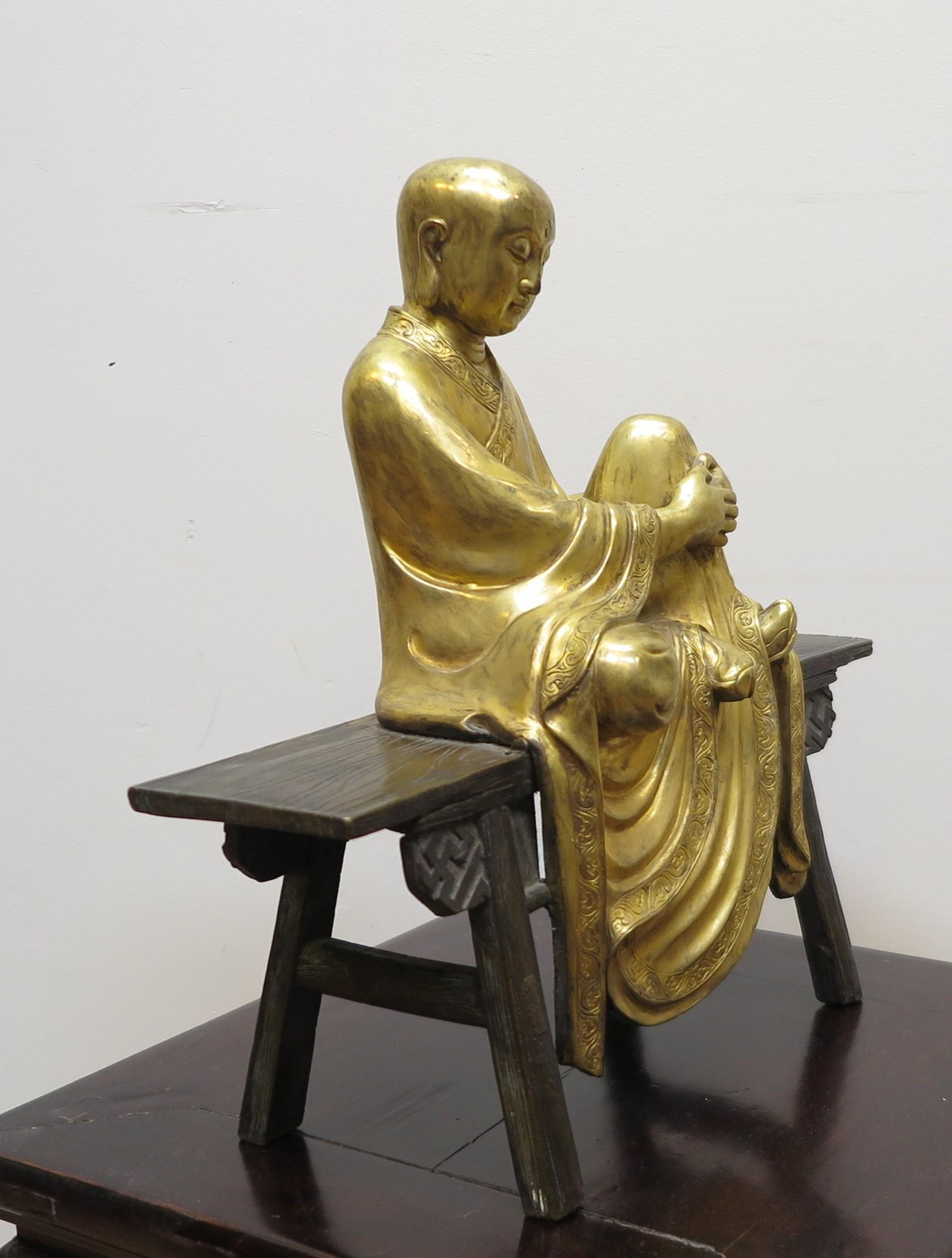 Bronze Bouddha bouddhiste doré et éclairé en moine en vente