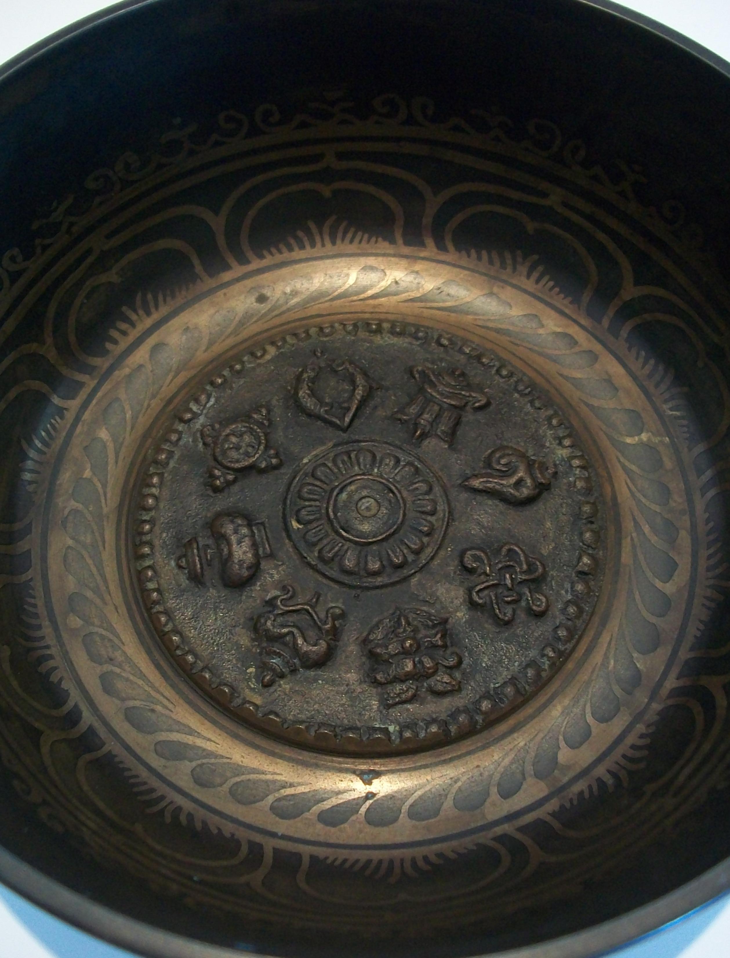 Hand-Crafted Buddhist Inlaid Bronze Singing Bowl with 8 Auspicious Symbols - Mid 20th Century For Sale