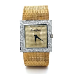 Orologio Bueche Girod Square con lunetta di diamanti e bracciale Dauphine testurizzato in oro 18 ct.