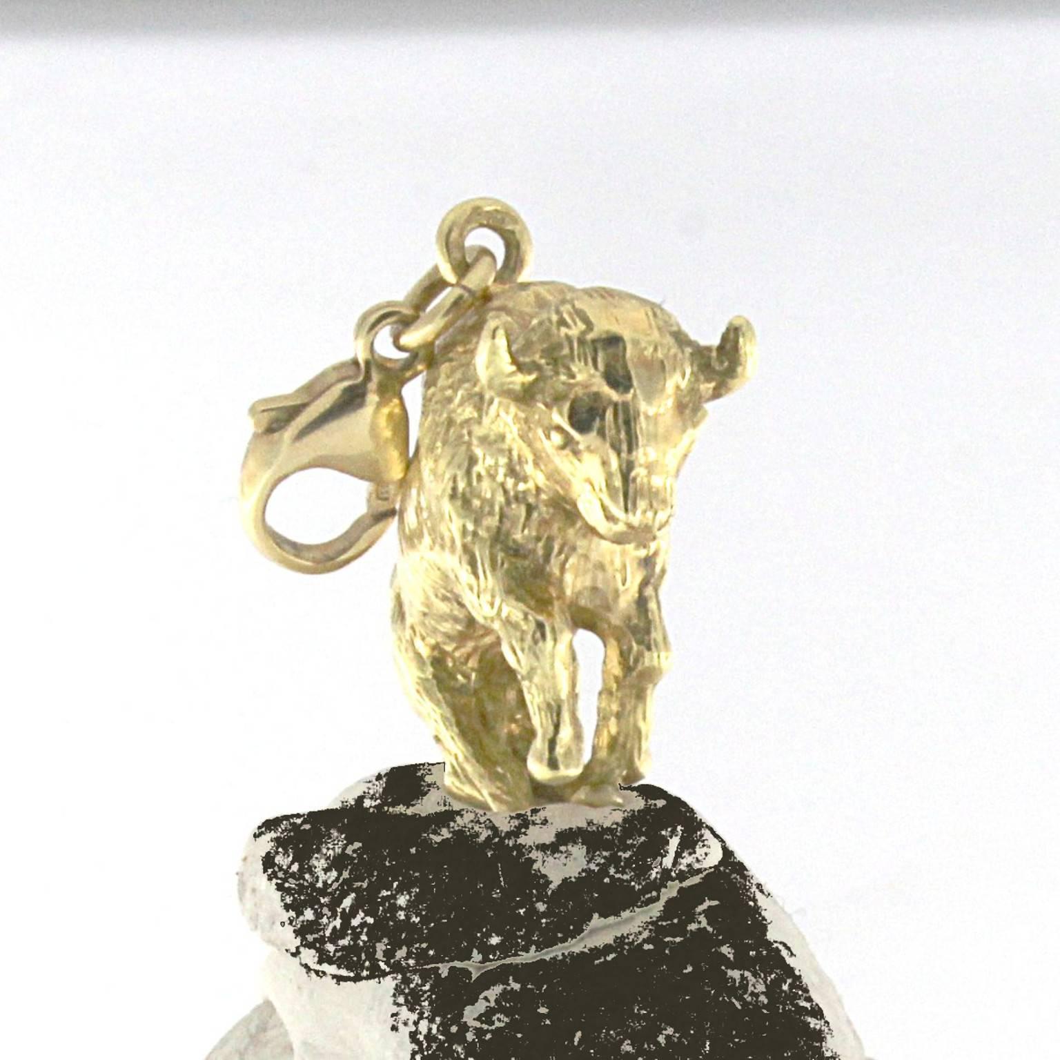 18 kt gold sculptured bufalo
total weight of gold GR 10.00
Stamp 750