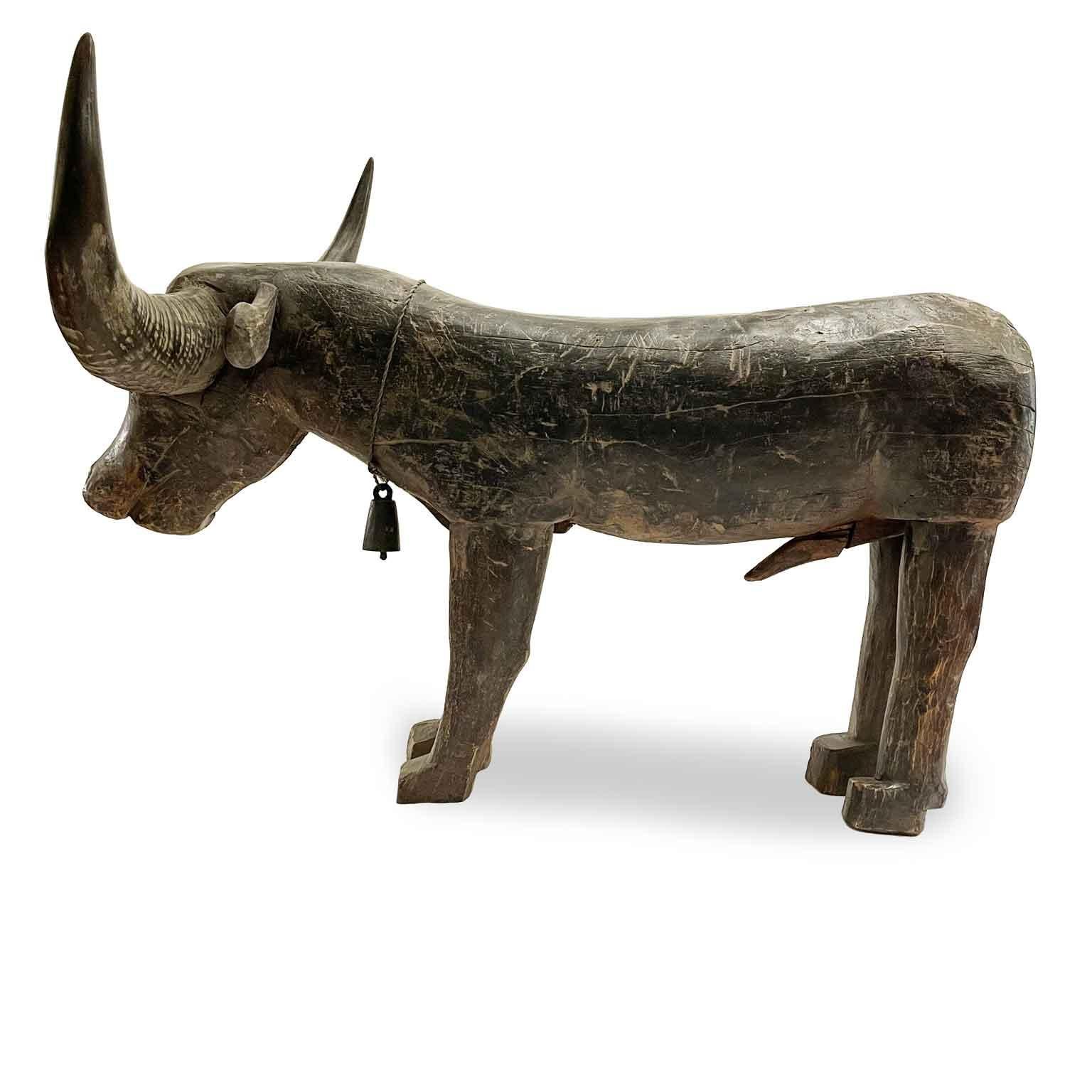 Bufalo D' Acqua Scultura Orientale In Legno Con Corna 1800 Sudasiático oriental en venta