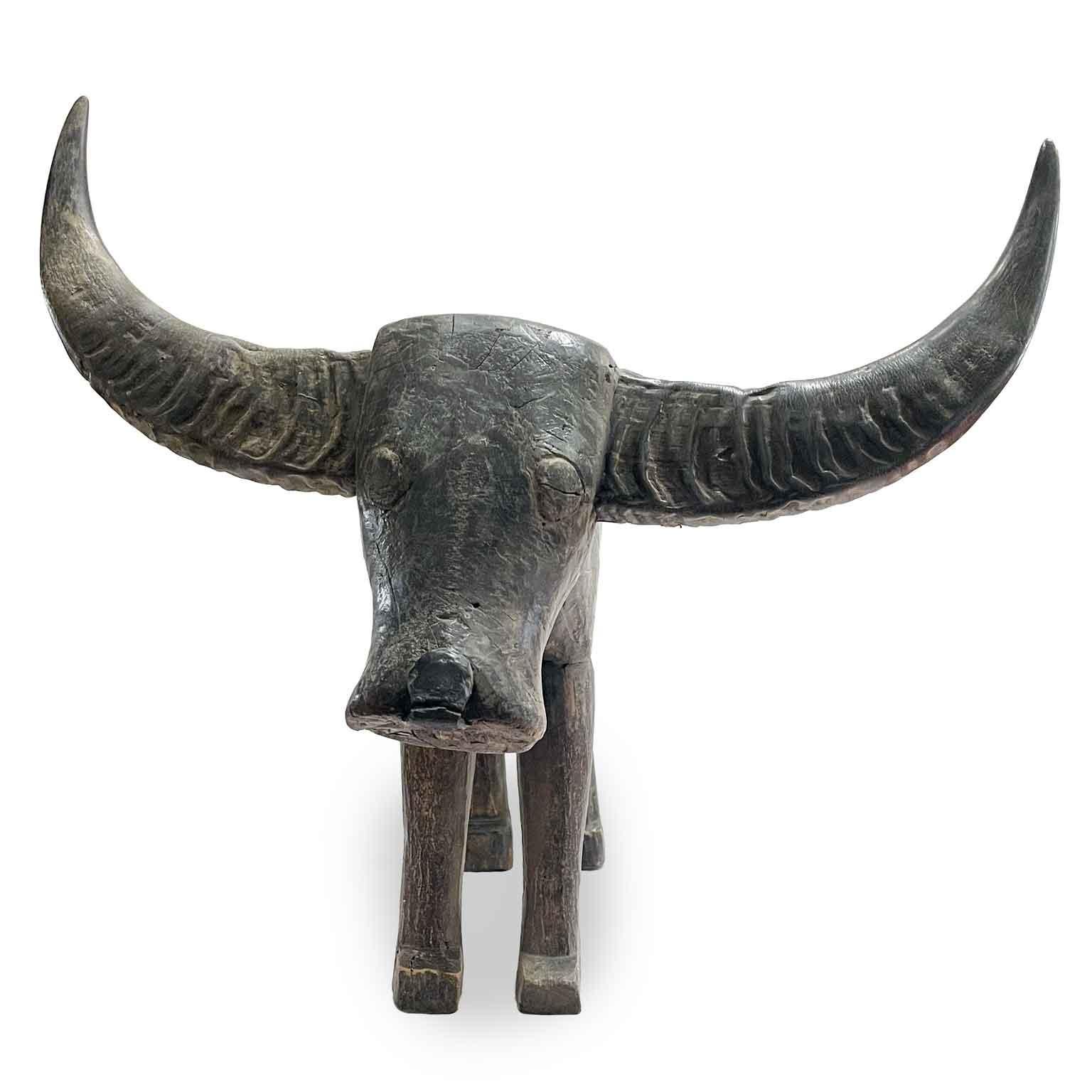 Bufalo D' Acqua Scultura Orientale In Legno Con Corna 1800 Cuerno en venta