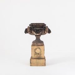 Urne en terre cuite Buff du célèbre fabricant James Pulham de Broxbourne, datant d'environ 1880