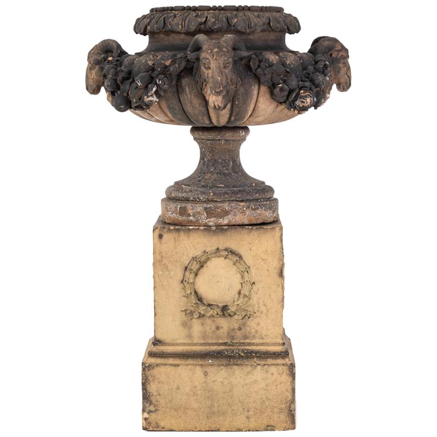 Buff Terracotta Urn by the Renowned Maker James Pulham of Broxbourne, circa 1880 For Sale