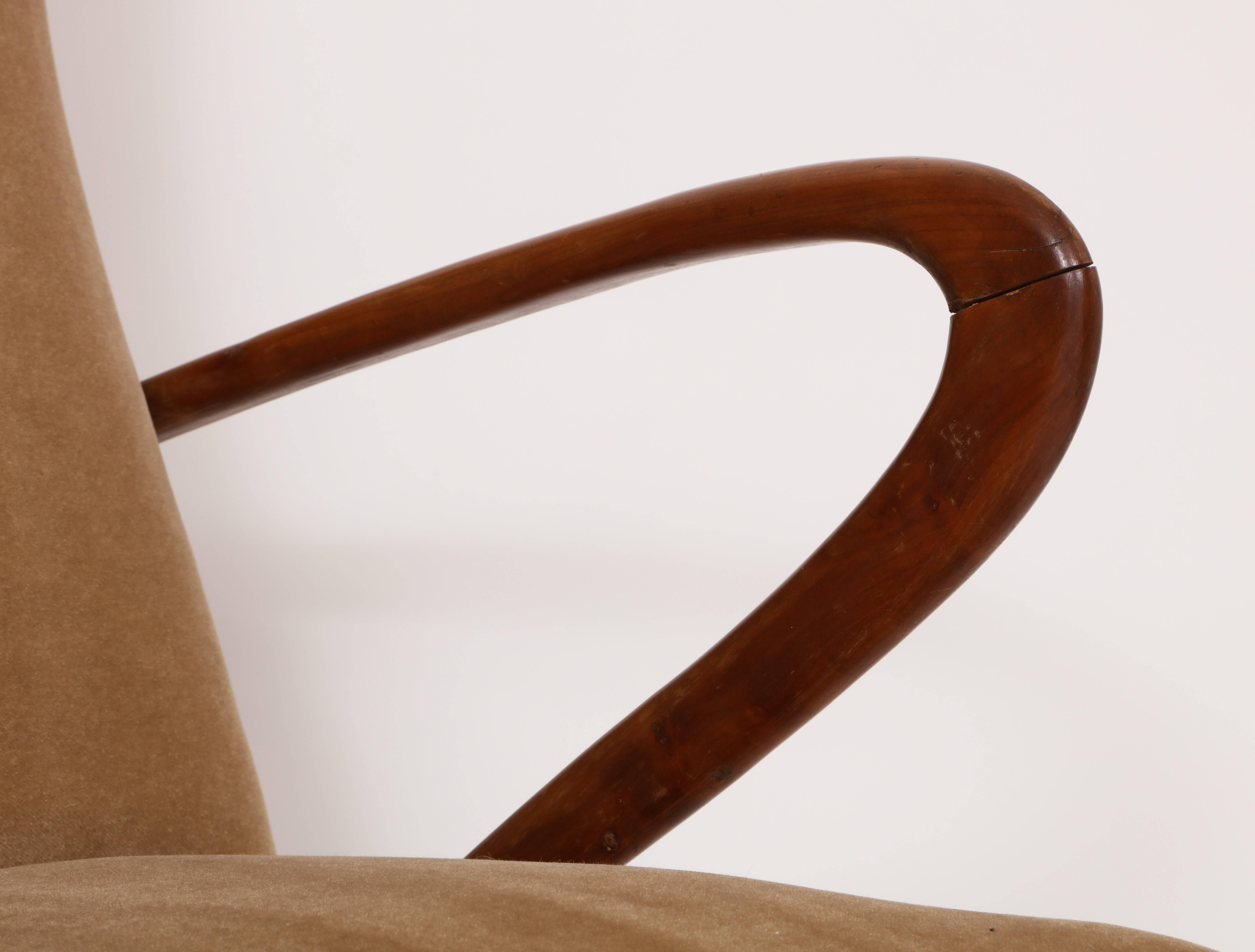 Buffa Style Italian Midcentury Settee with Camel Mohair Fabric, Italy, 1950s In Good Condition In New York, NY