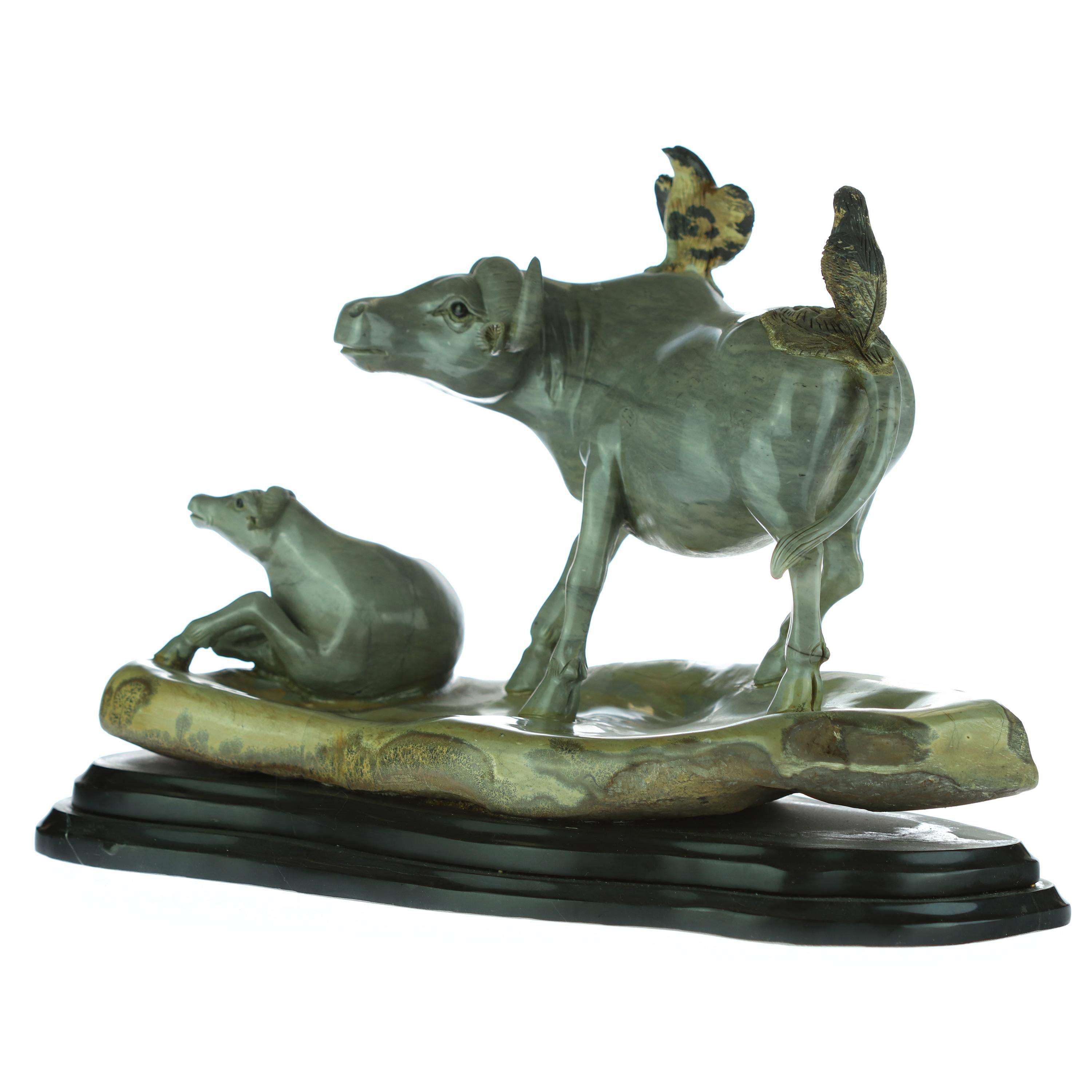 American Classical Buffalo Bison Bird Cow Animal Nature Australian Jasper Asian Art Deco Sculpture For Sale