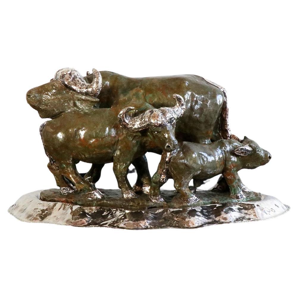 Geschnitzte Buffalo-Skulpturfigur aus Verdit mit handgefertigtem Sterlingsilber 925 im Angebot