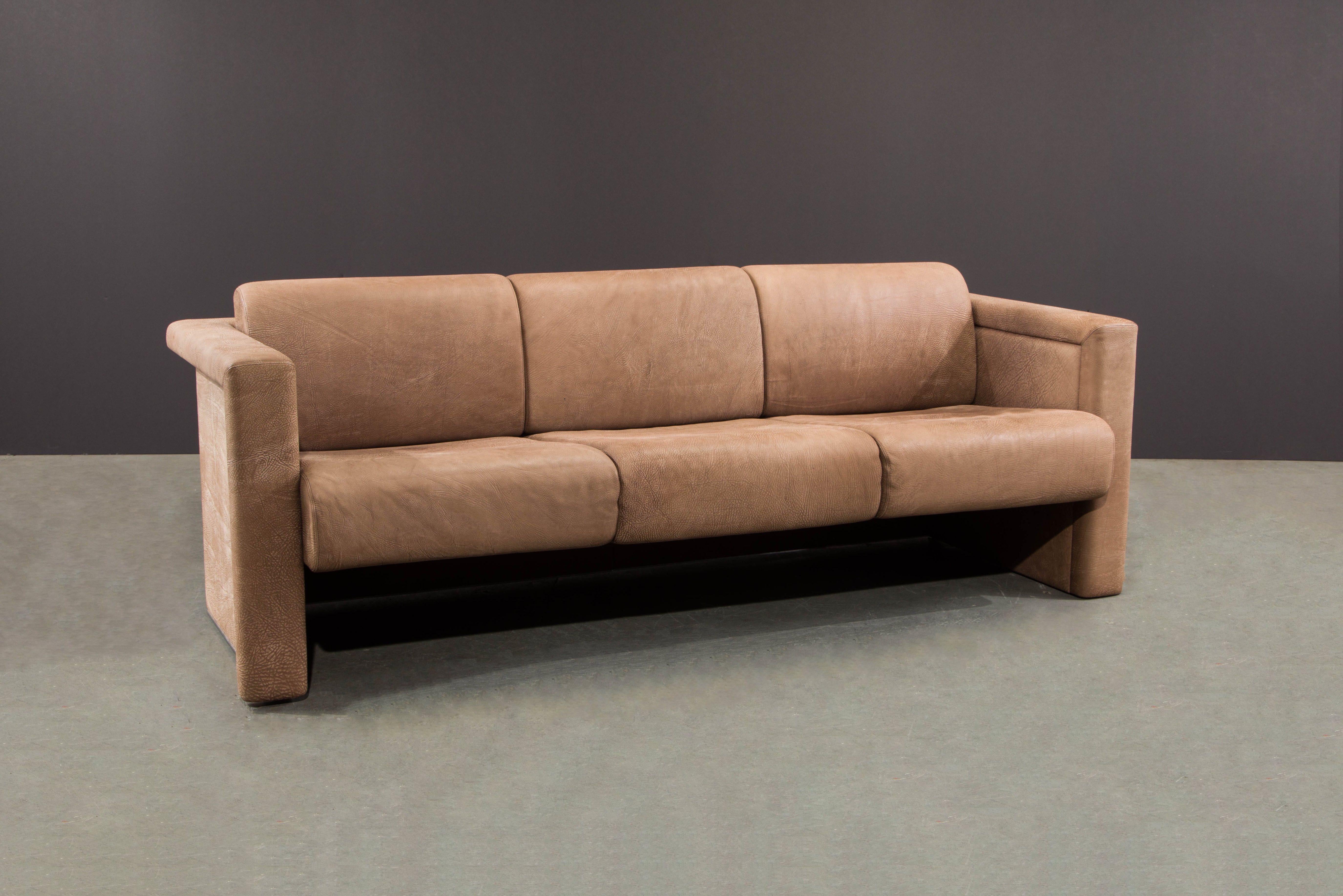 Modern Buffalo Leather Sofa by Robert and Trix Haussmann for Knoll, c. 1988, Signed For Sale