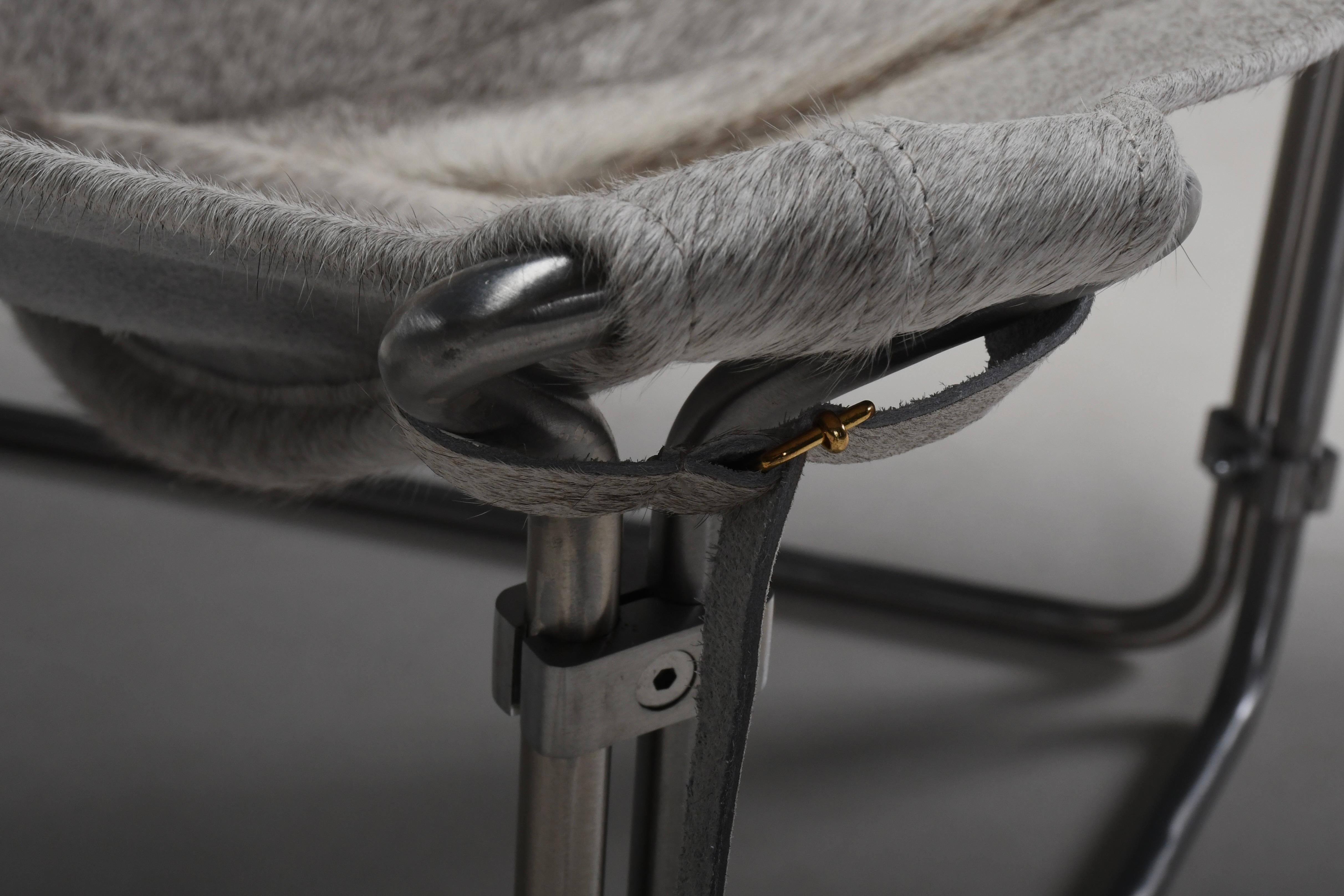 ‘Buffalo’ Lounge Chair in Cow Hide and Steel by Kwok Hoi Chan, France 1969 For Sale 3