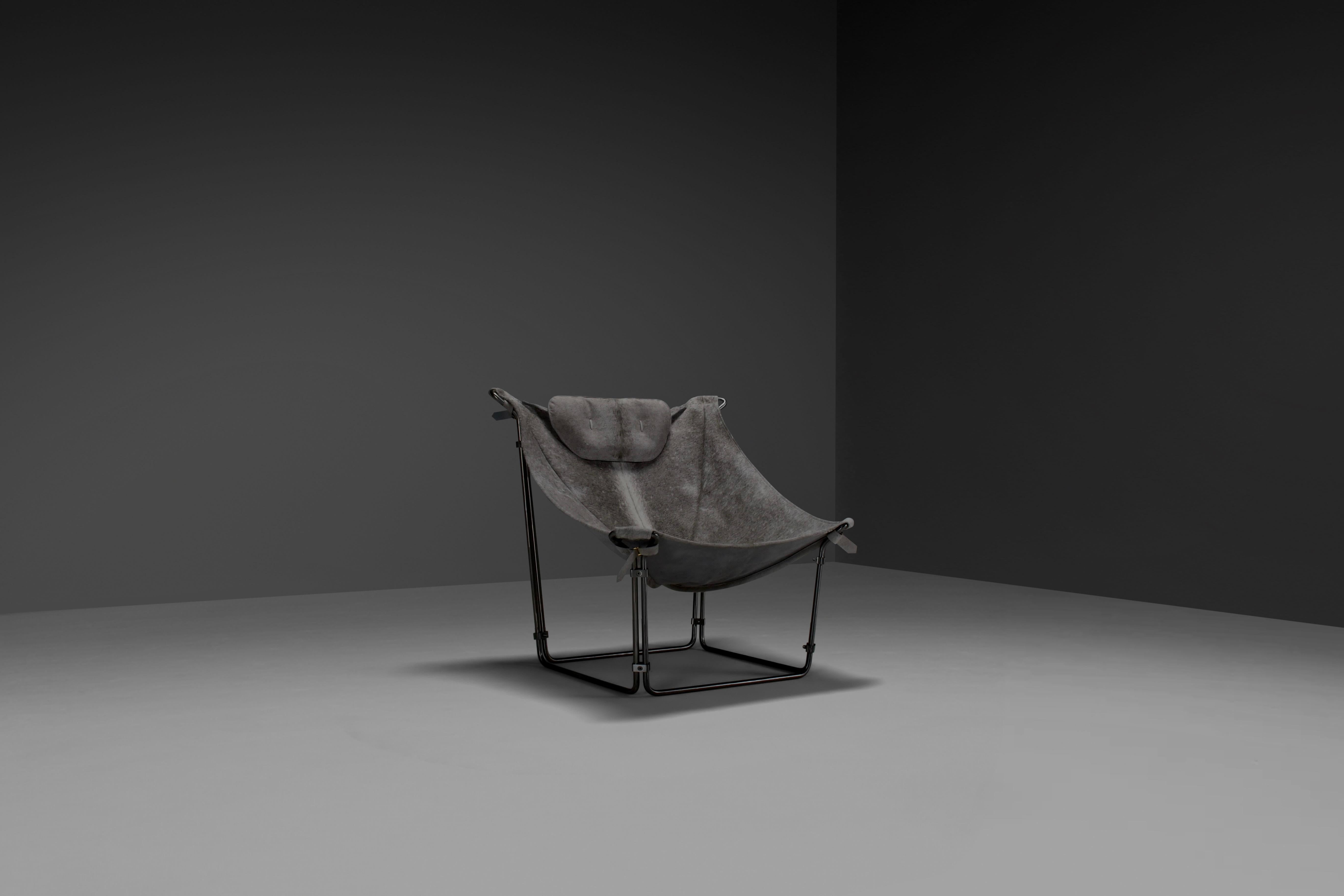 Mid-Century Modern ‘Buffalo’ Lounge Chair in Cow Hide and Steel by Kwok Hoi Chan, France 1969 For Sale