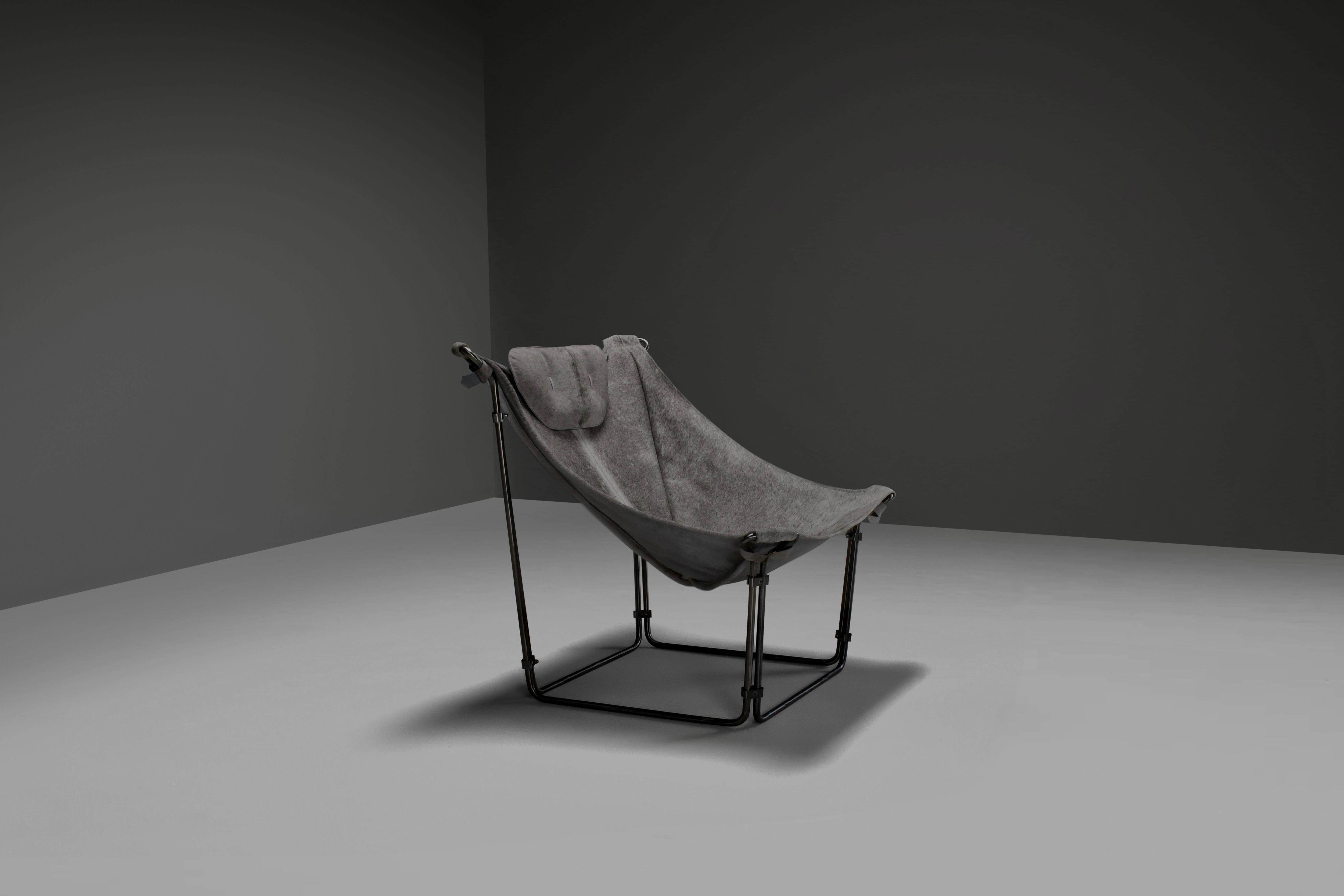 20th Century ‘Buffalo’ Lounge Chair in Cow Hide and Steel by Kwok Hoi Chan, France 1969 For Sale