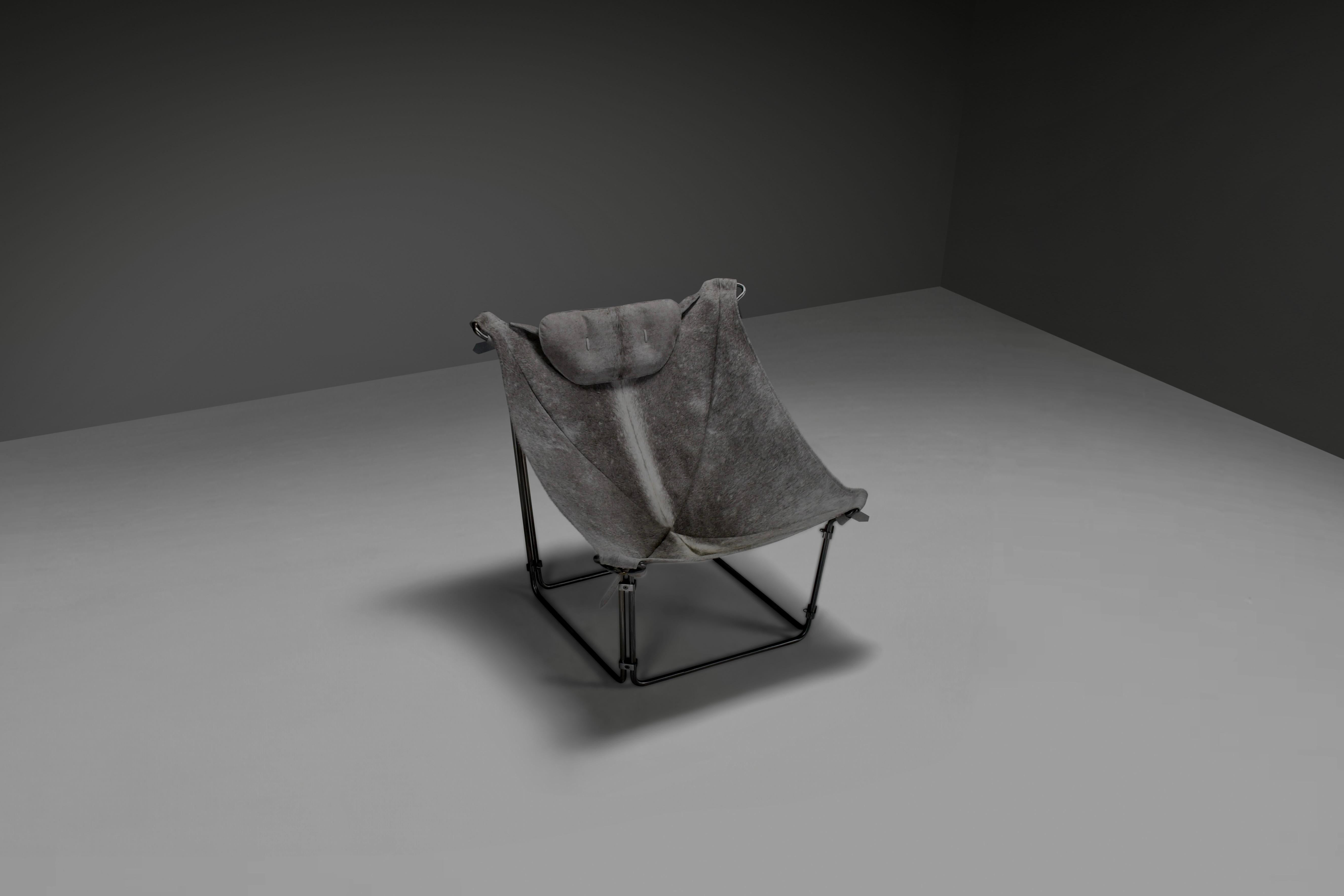 ‘Buffalo’ Lounge Chair in Cow Hide and Steel by Kwok Hoi Chan, France 1969 For Sale 1