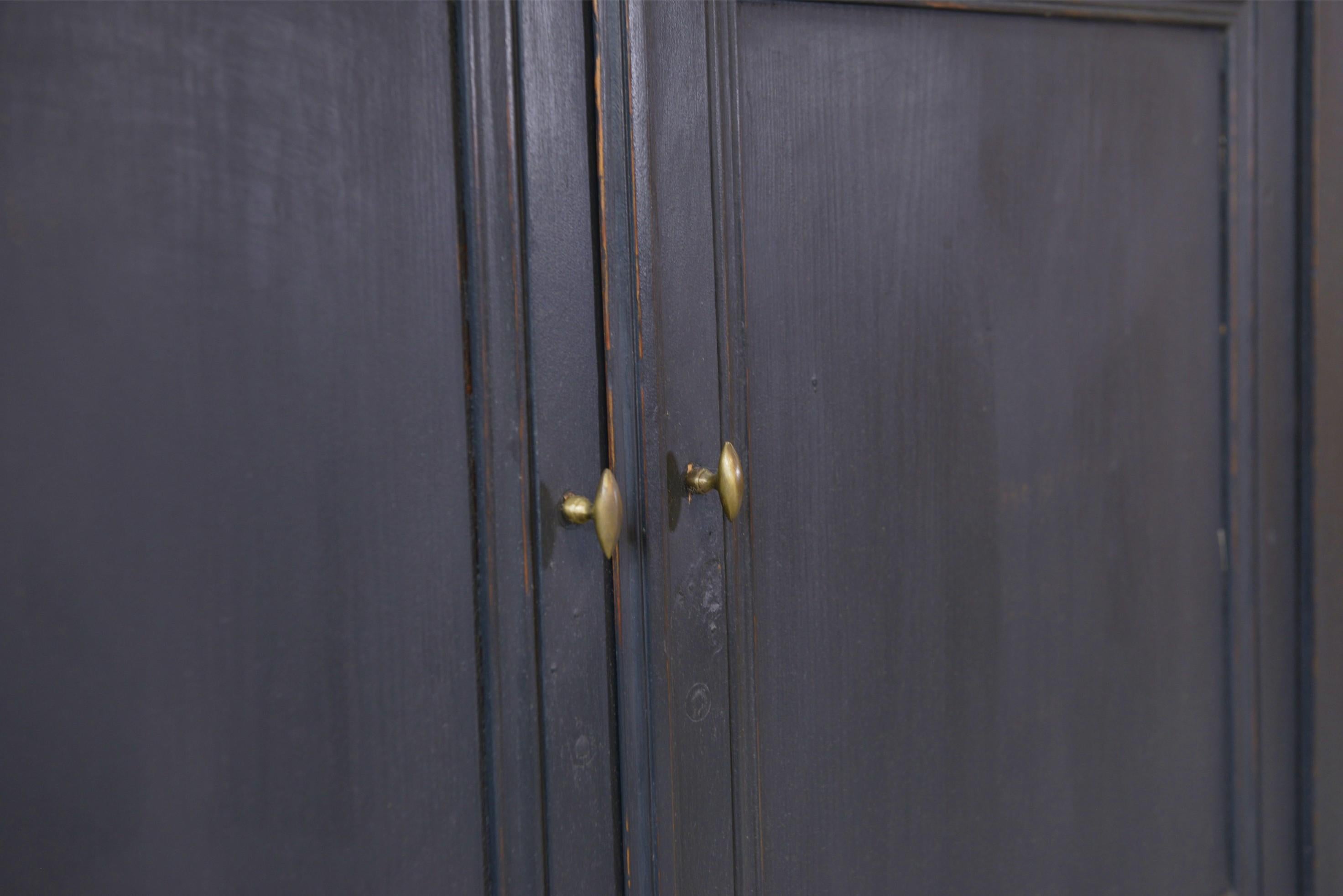 Buffet 2 corps 2 portes 2 tiroirs en pin 1900's in vendita 5
