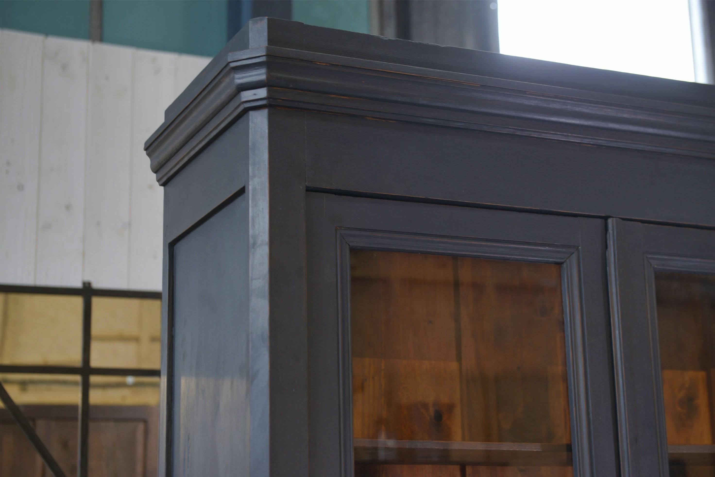 Buffet 2 corps 2 portes 2 tiroirs en pin 1900's In condizioni buone in vendita a TOURCOING, FR